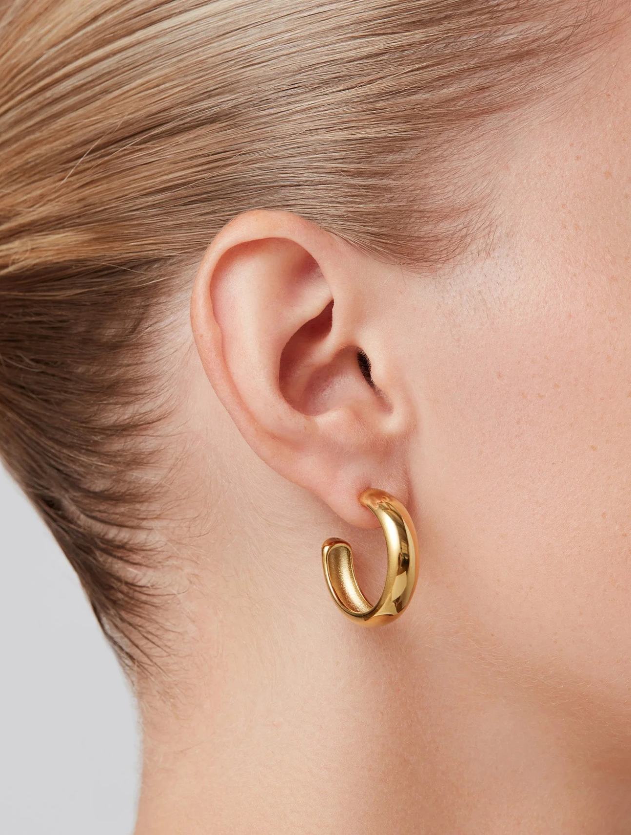 Staple Hoop Earrings - Medium