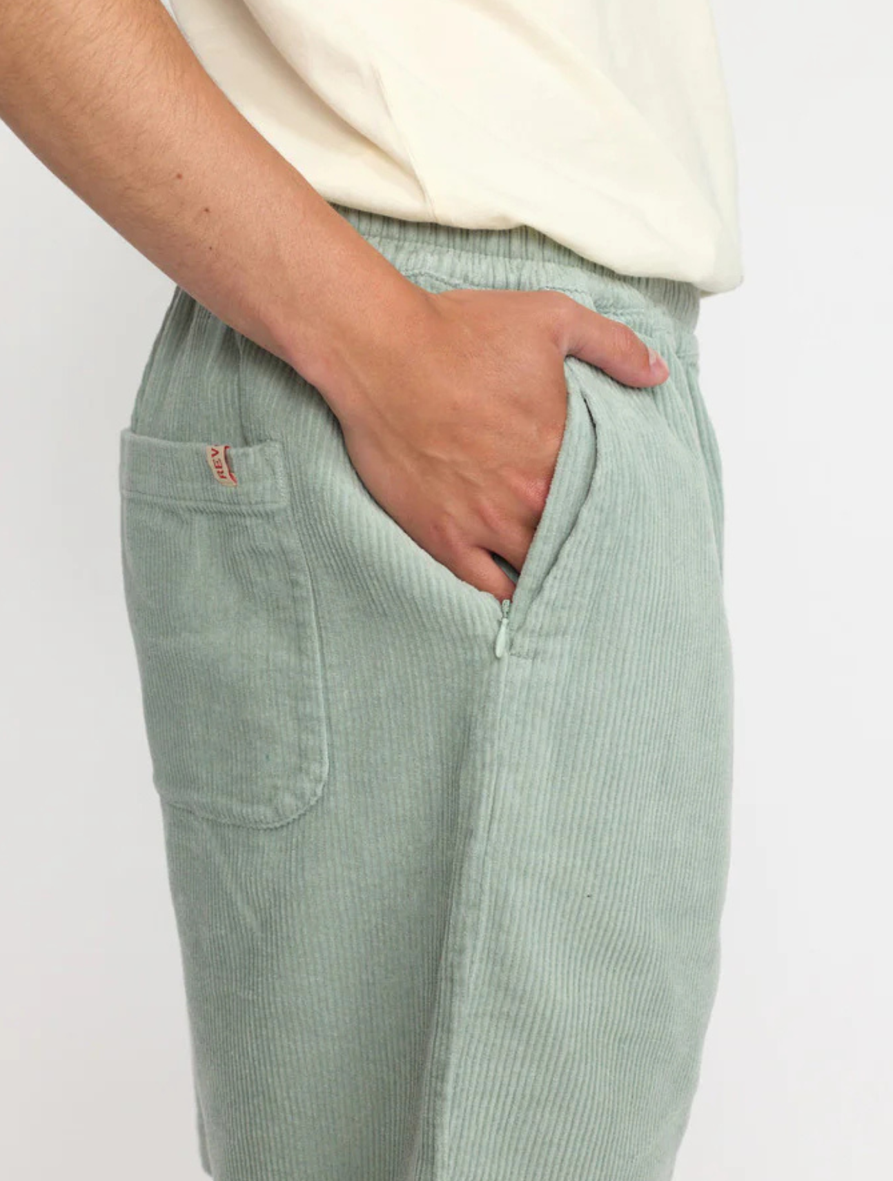 4053 Shorts