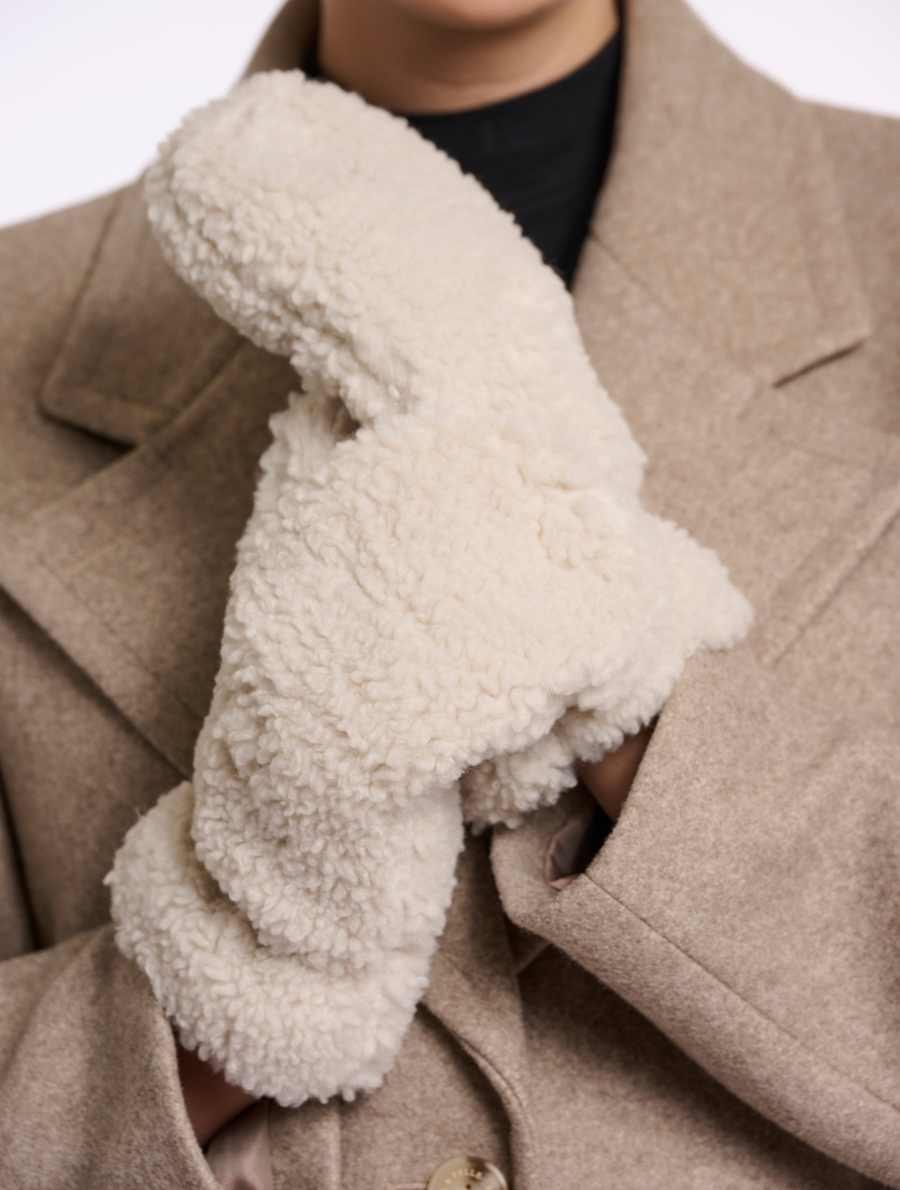 Aleida Teddy Mittens