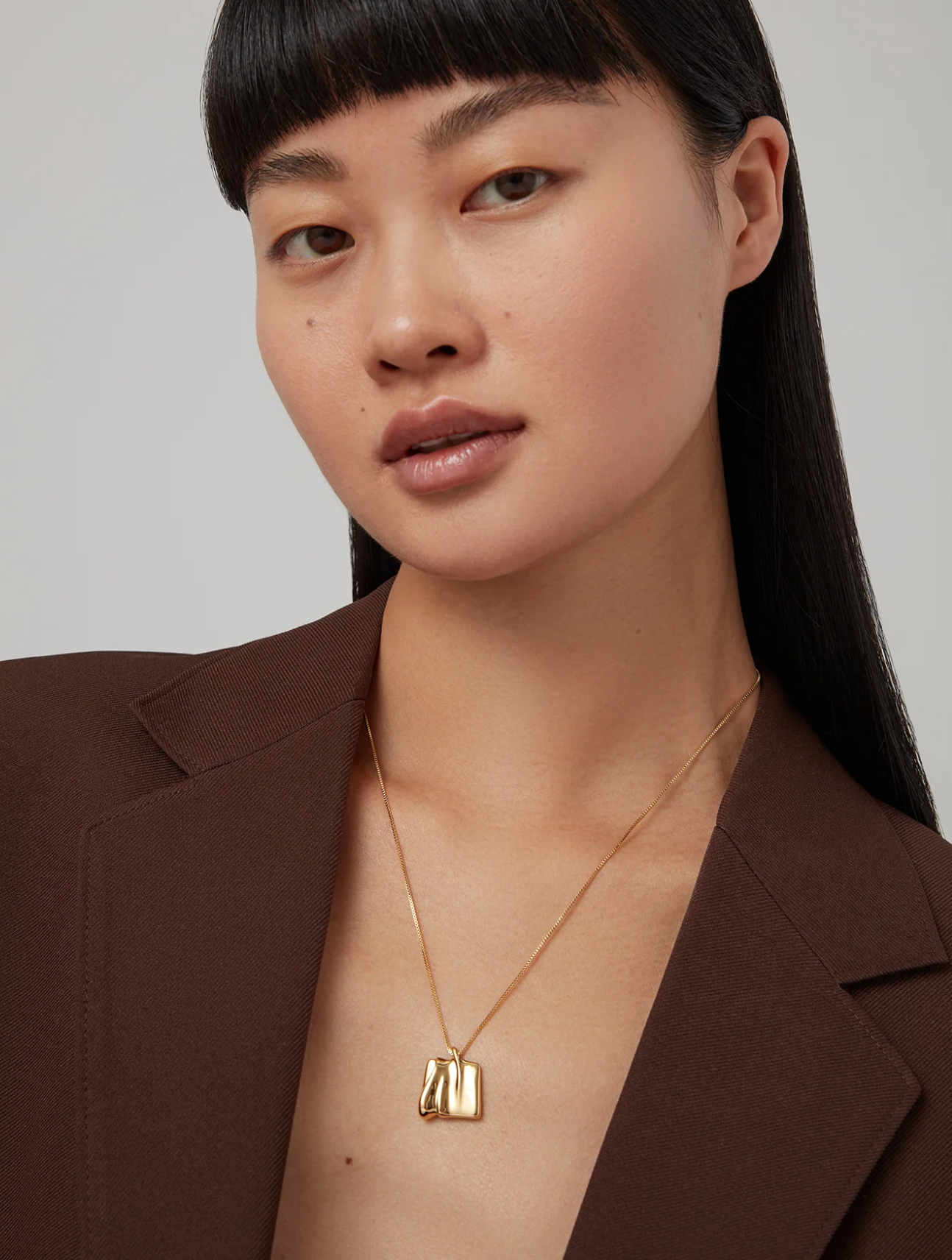 Sundra Pendant Necklace