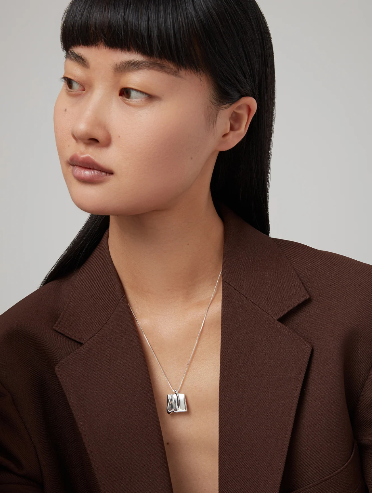 Sundra Pendant Necklace