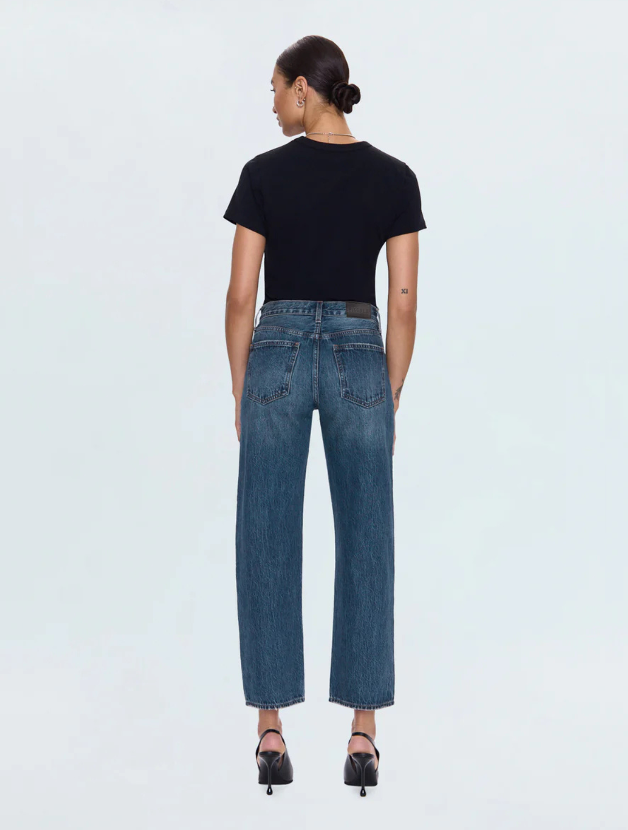 Lexi Mid Rise Bowed Straight