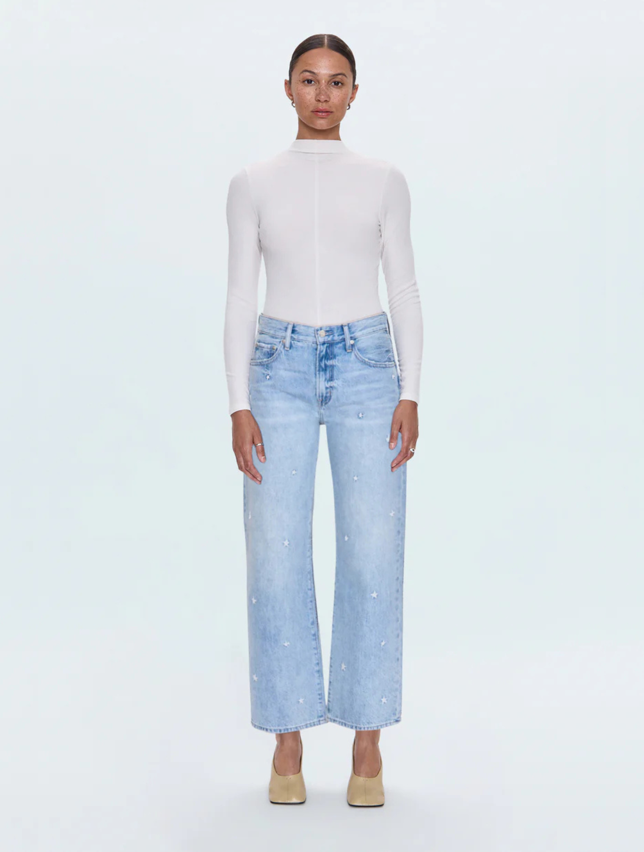 Lexi Mid Rise Bowed Straight