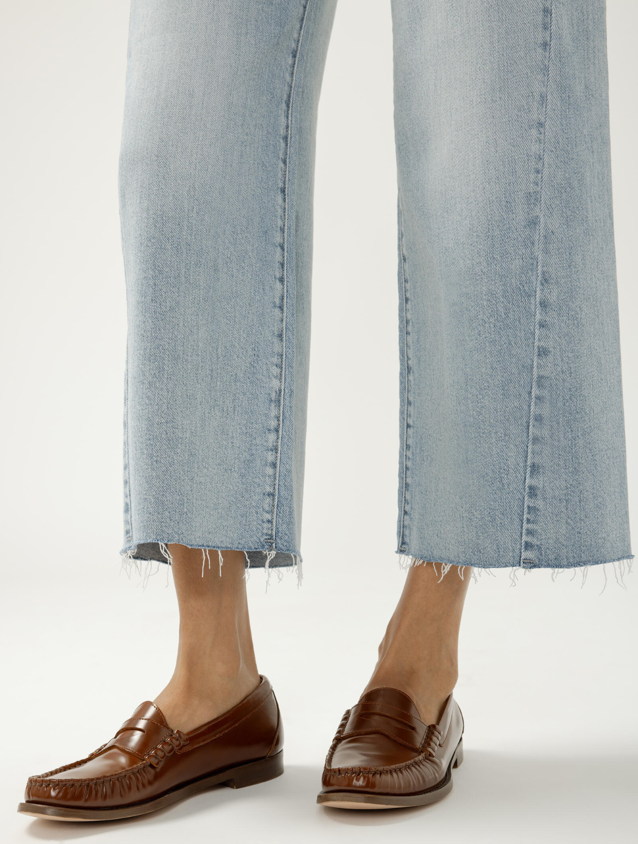 Suki Mid Rise Cropped Wide Leg Jeans