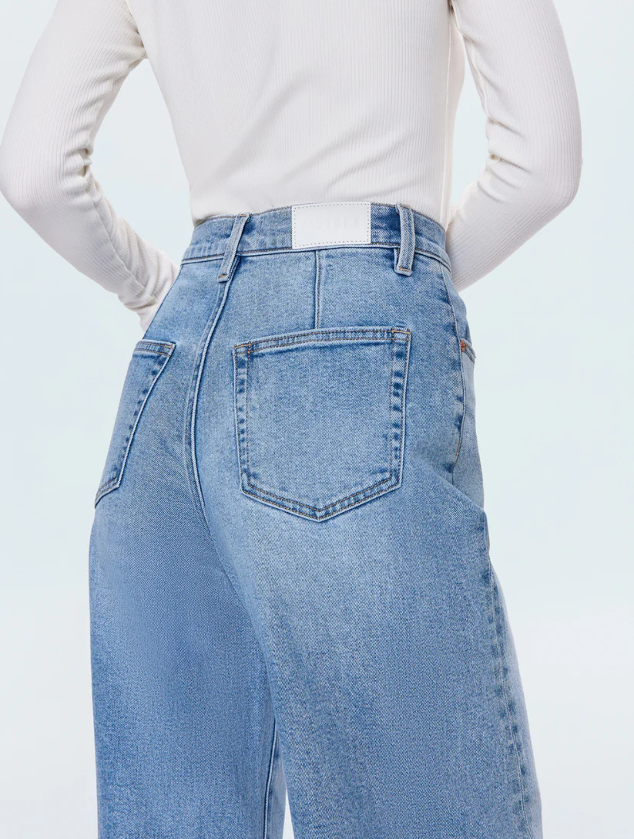 Kyra High Rise Bowed Ankle