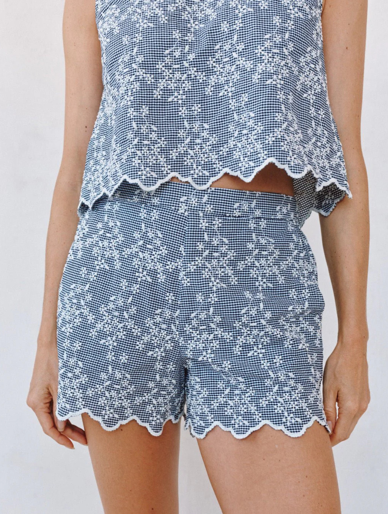 Scalloped Border Catalina Short