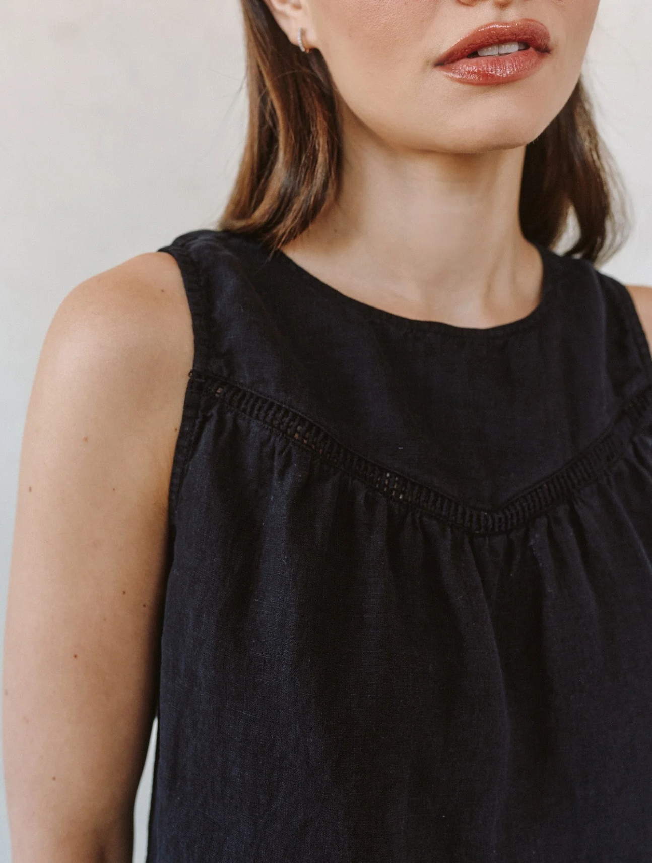 Sleeveless Trimmed Yoke Seam Top