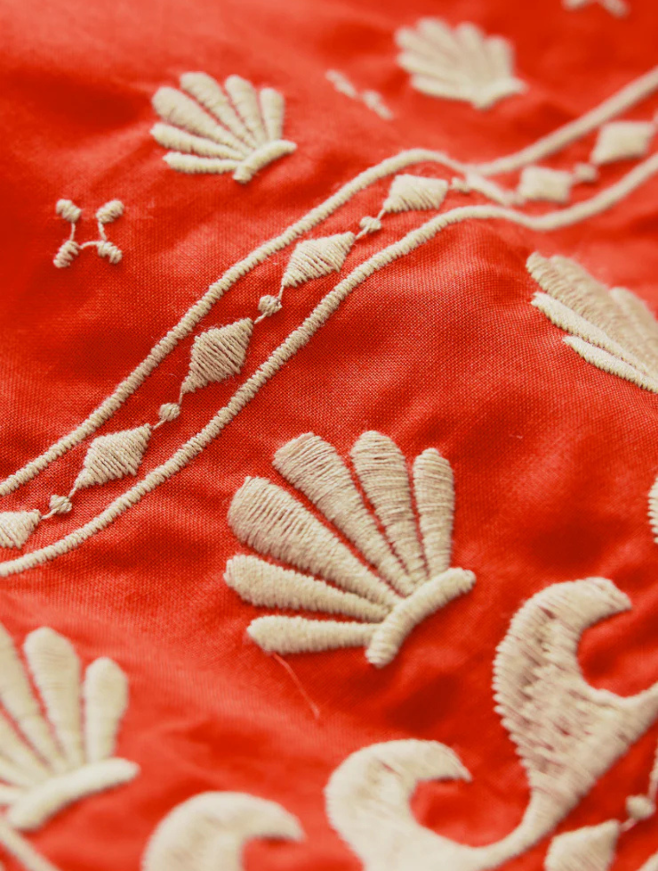 Cast Of Waves Top