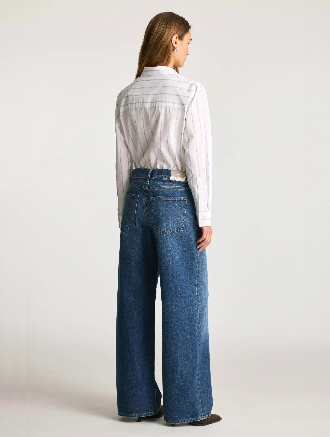 Wendy Loose Straight Leg Jeans