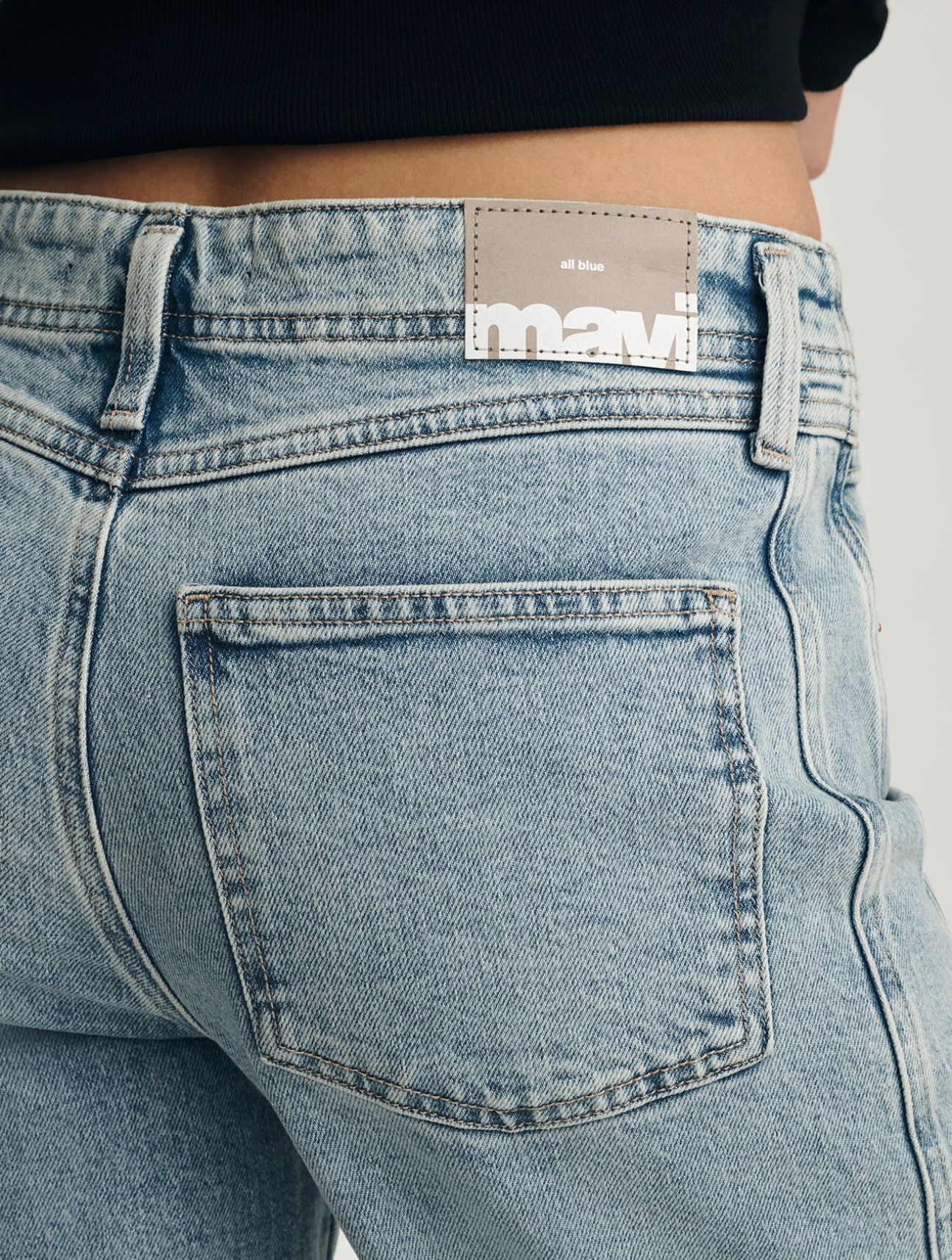 Nica Twisted Barrel Jeans