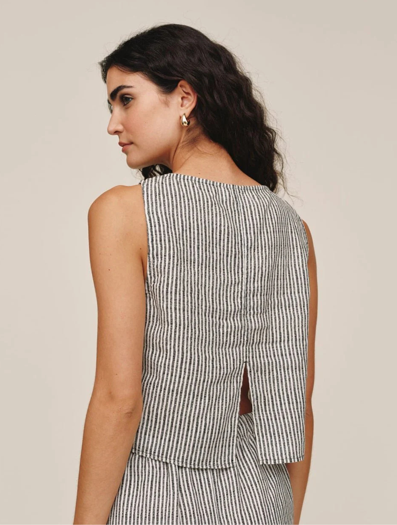Sleeveless Boat Neck Tank