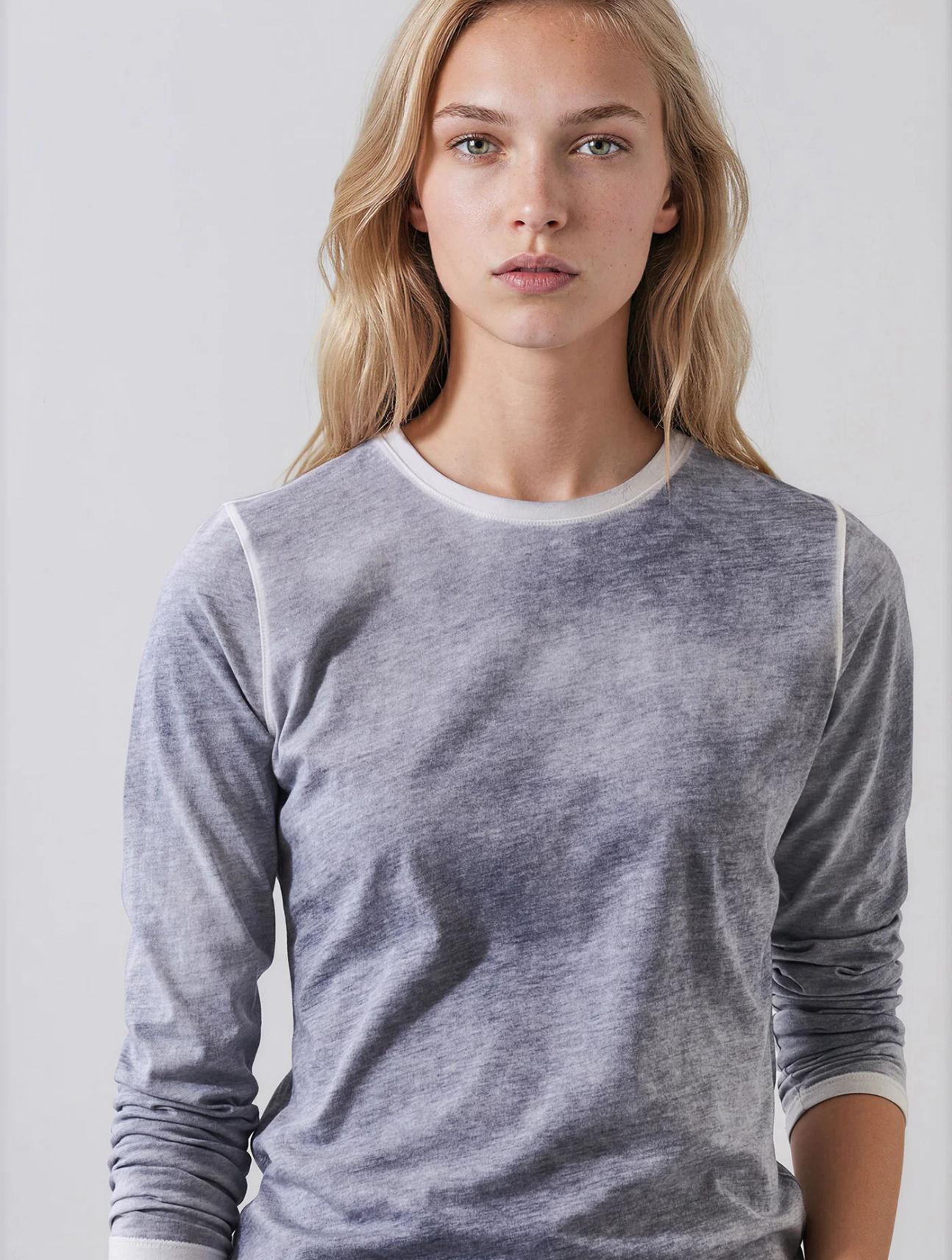 Reverse Spray Lightweight Long Sleeve
