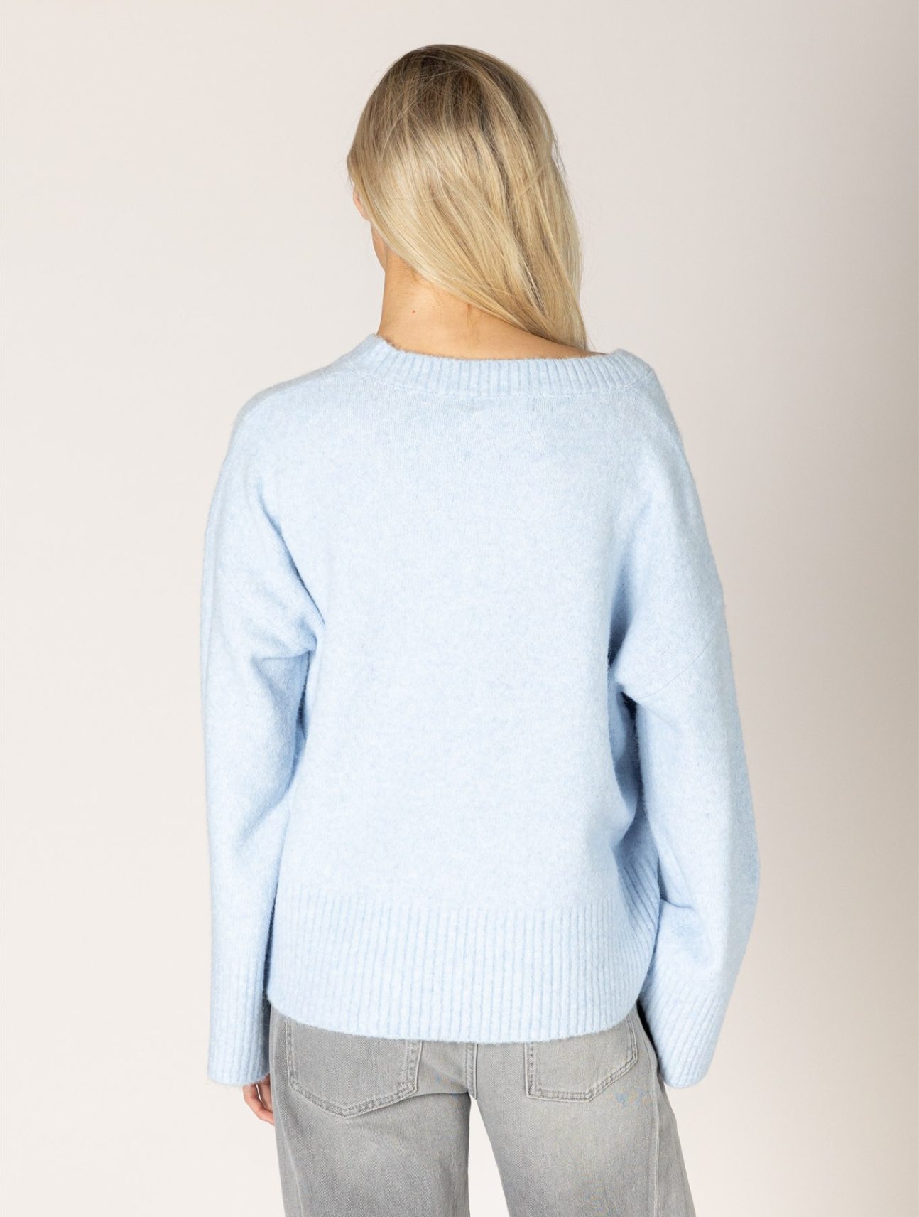 Etta Must Have V Sweater
