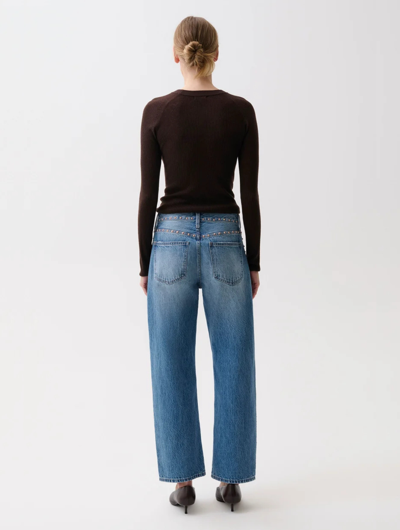 Lexi Mid Rise Bowed Straight