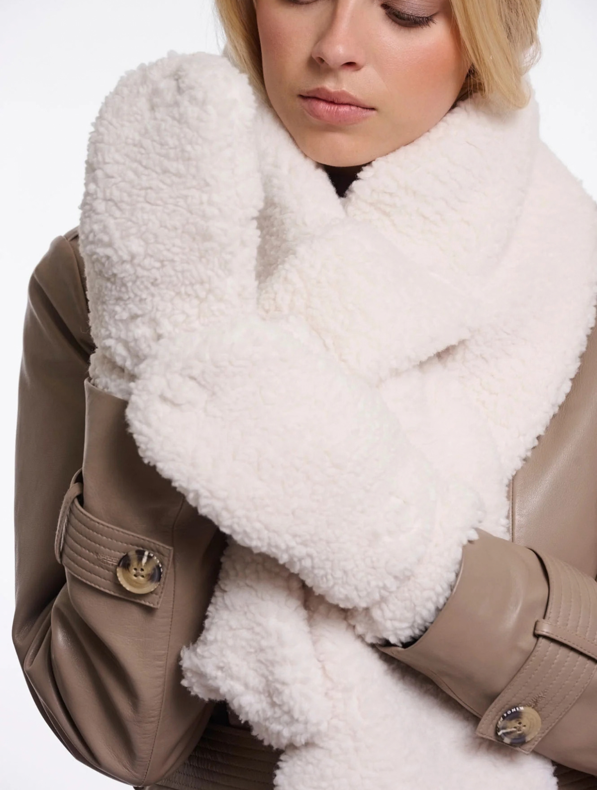 Aleida Teddy Gloves