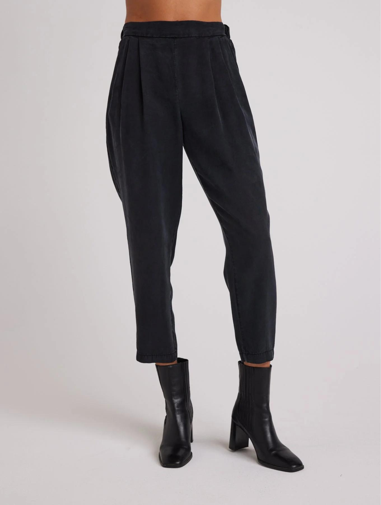 Nico Clean Waist Slouchy Trouser