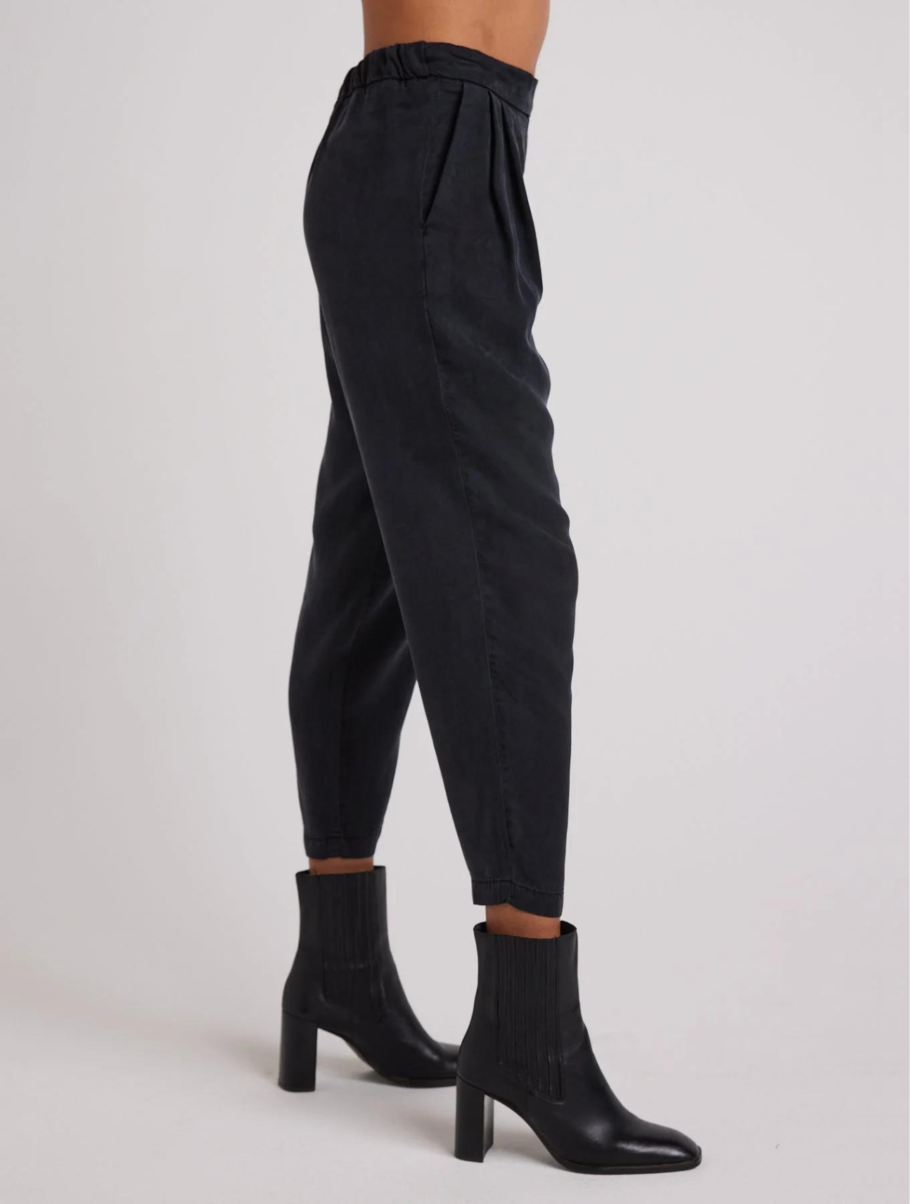 Nico Clean Waist Slouchy Trouser