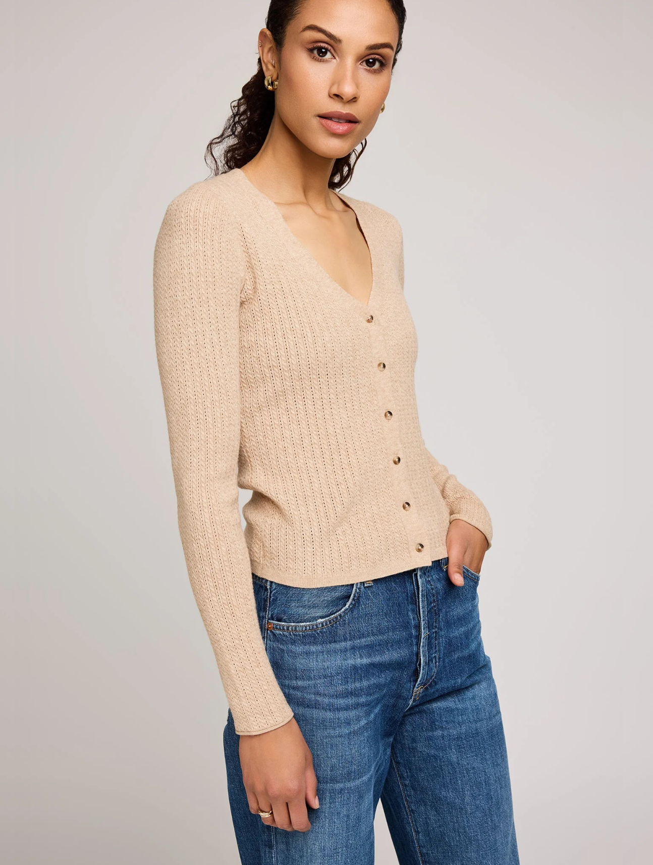 Mia V-Neck Pullover Top