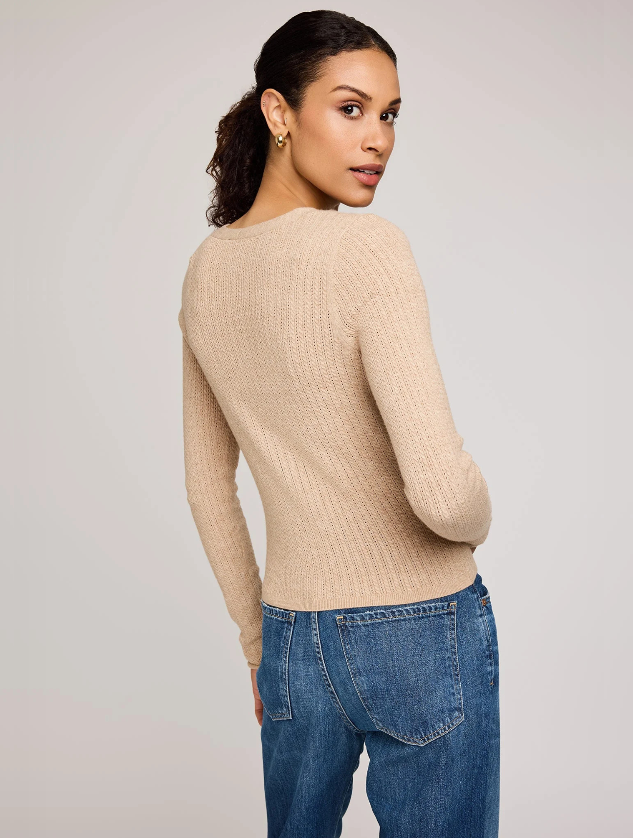 Mia V-Neck Pullover Top