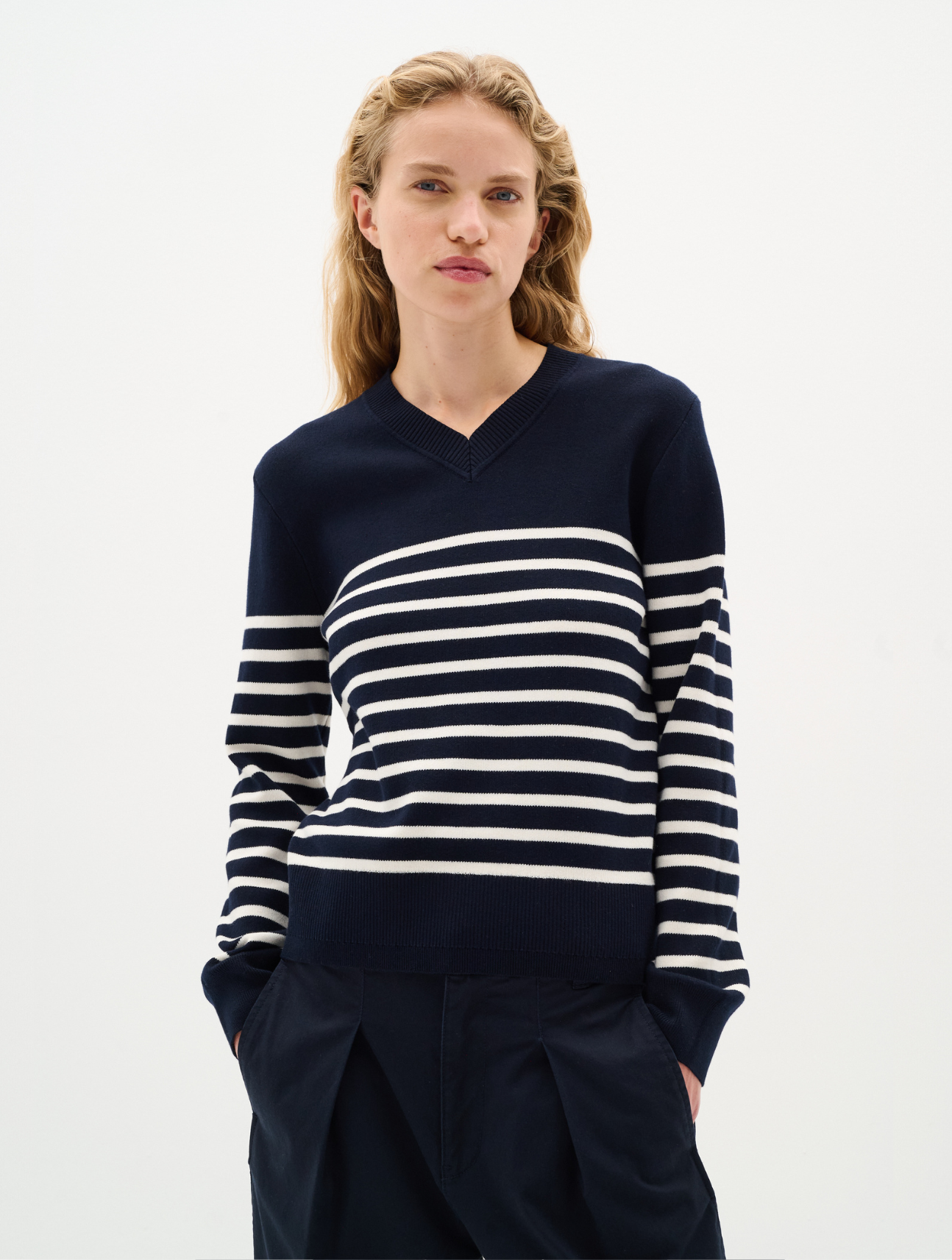 Wallis V-Neck Pullover