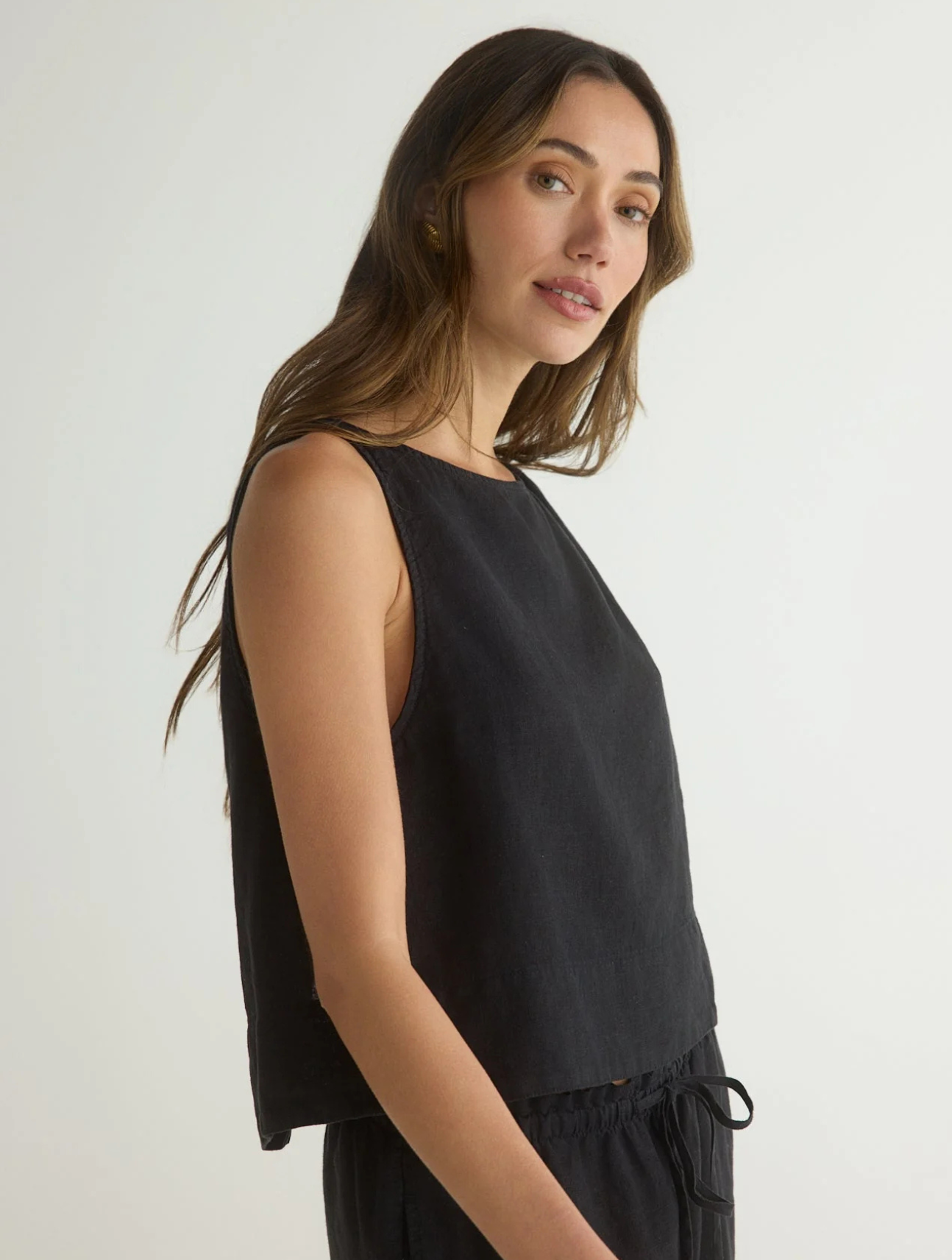 Sleeveless Boat Neck Split Back