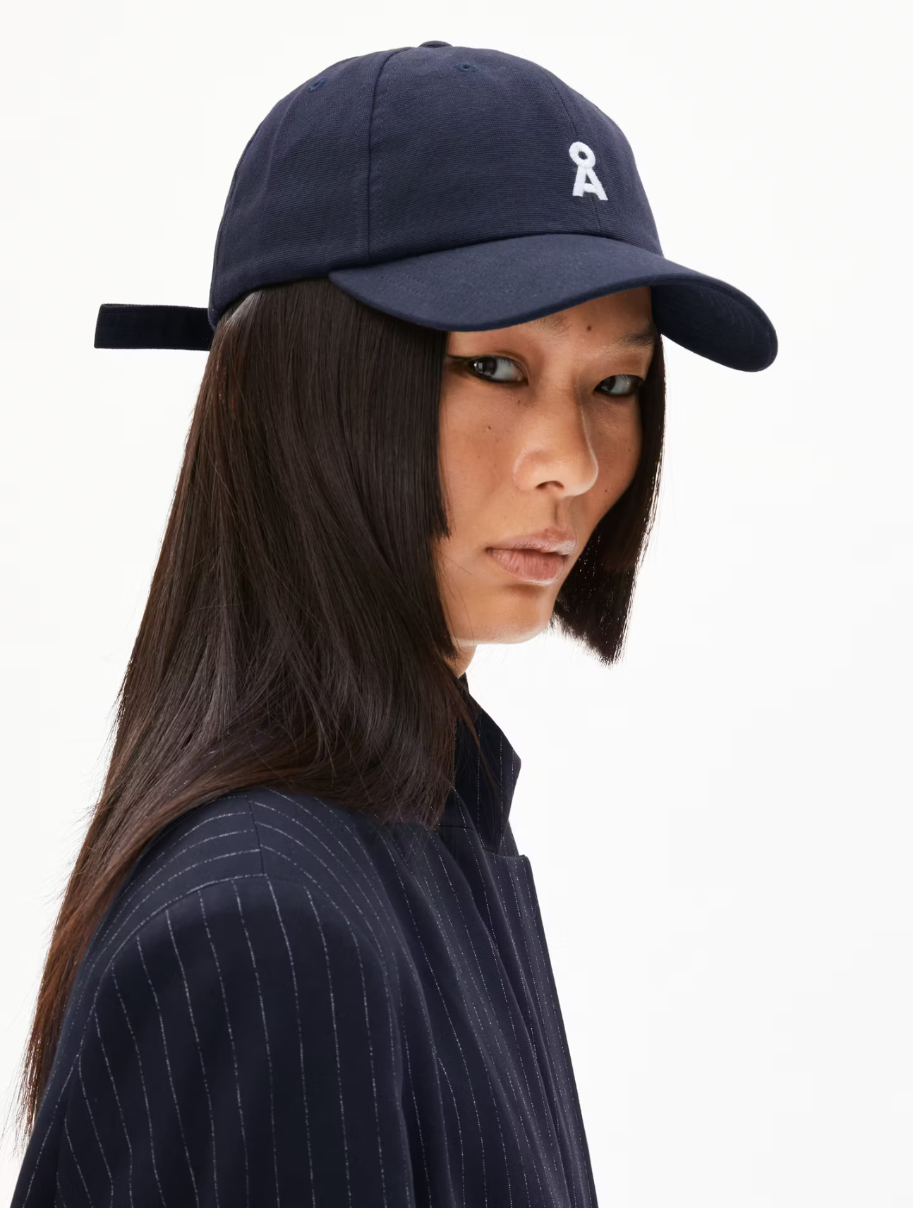 Yenaas Bold Cap