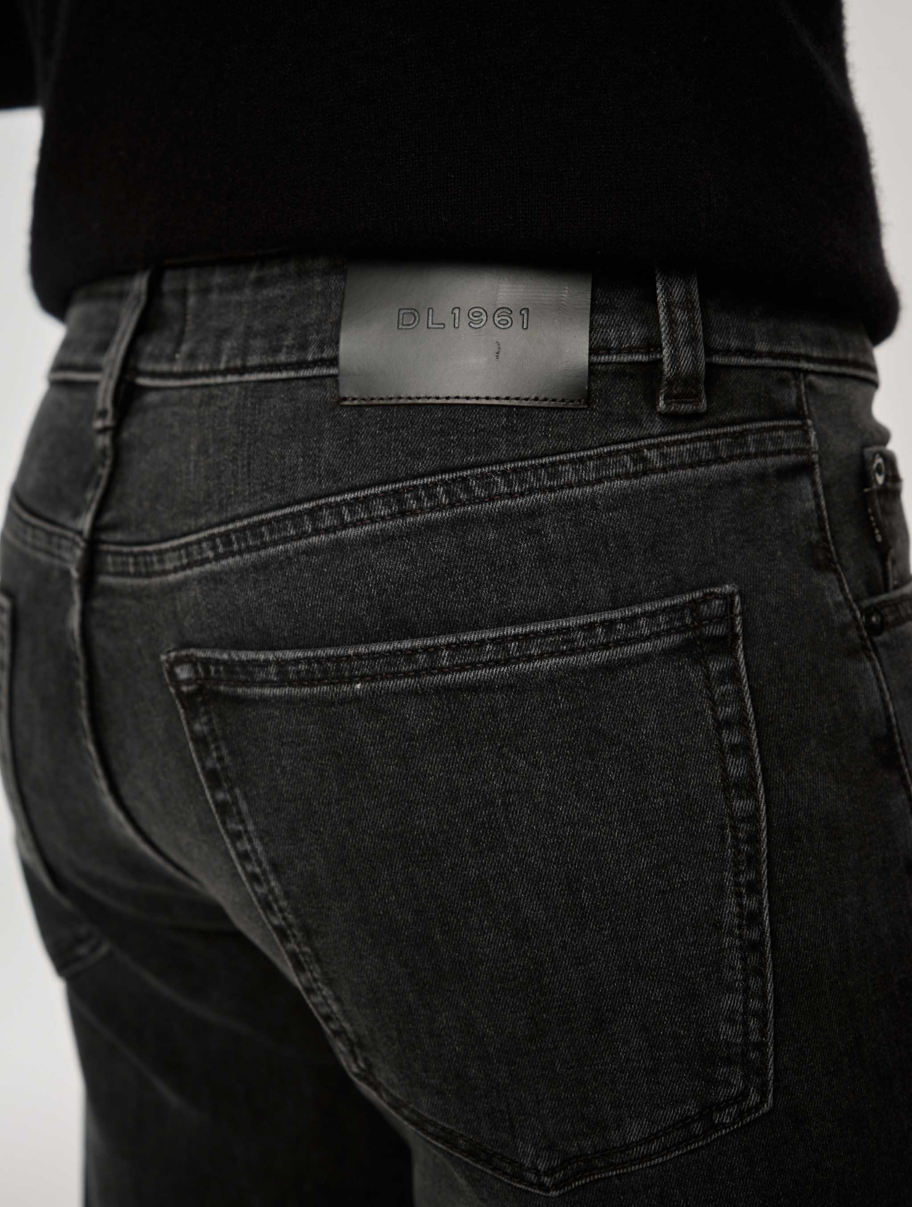 Russel Slim Straight