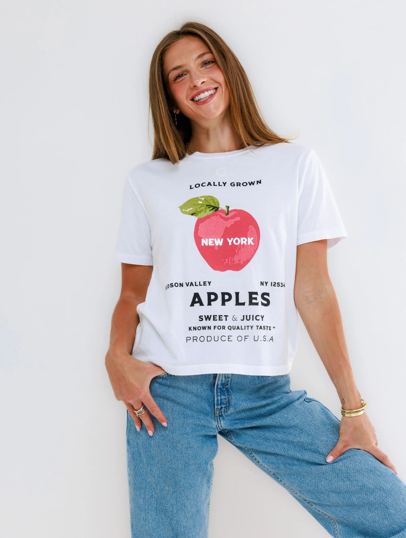 Hudson Valley Apple Stand Everyday Tee