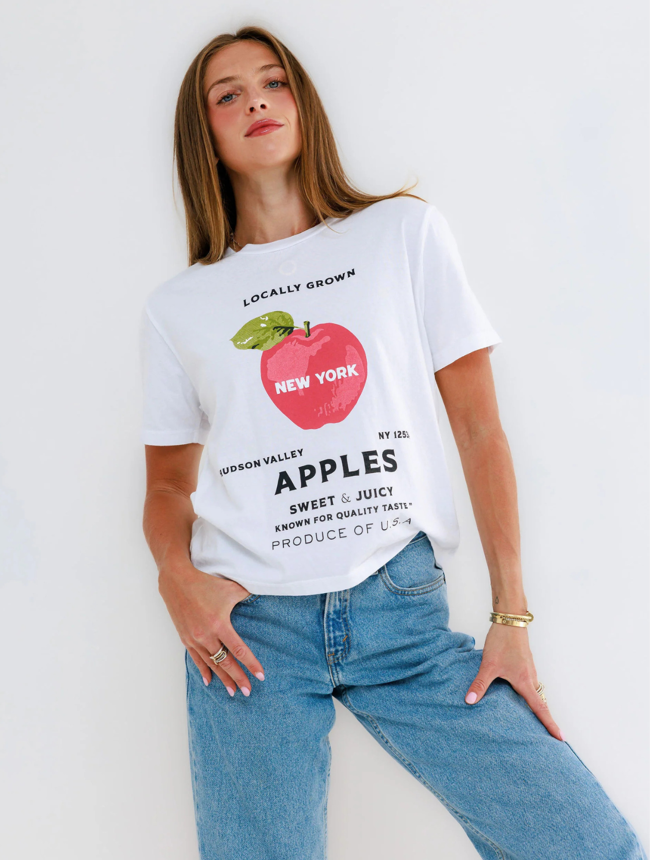 Hudson Valley Apple Stand Everyday Tee