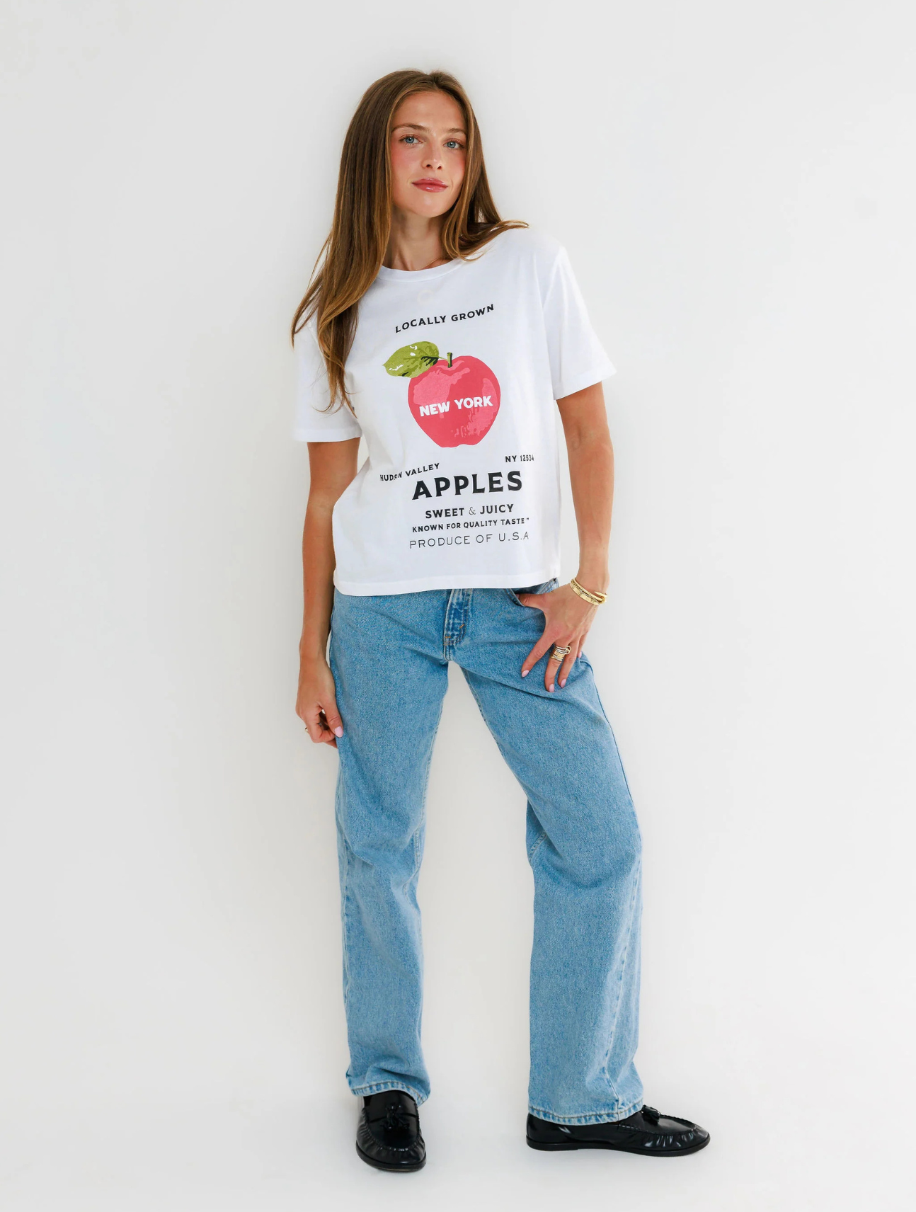 Hudson Valley Apple Stand Everyday Tee