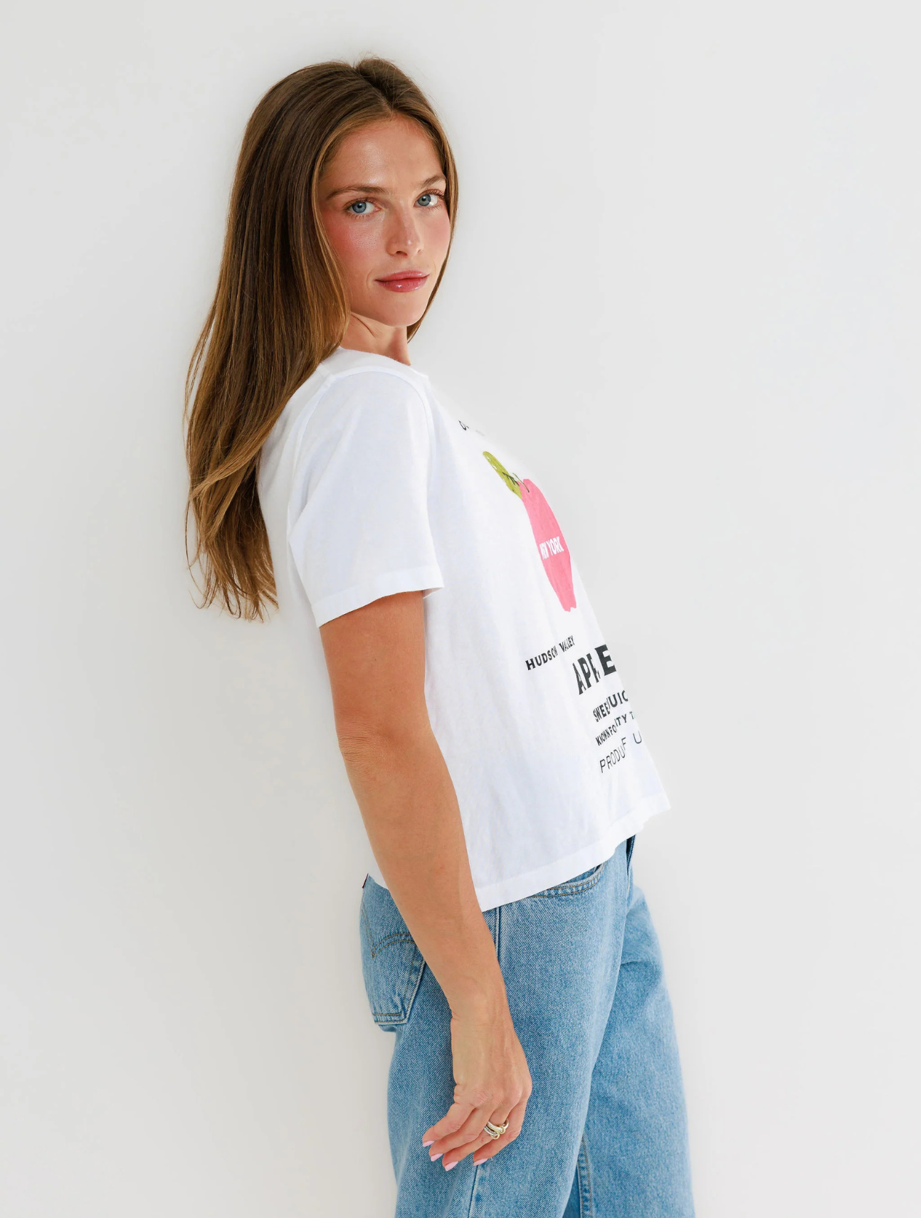 Hudson Valley Apple Stand Everyday Tee