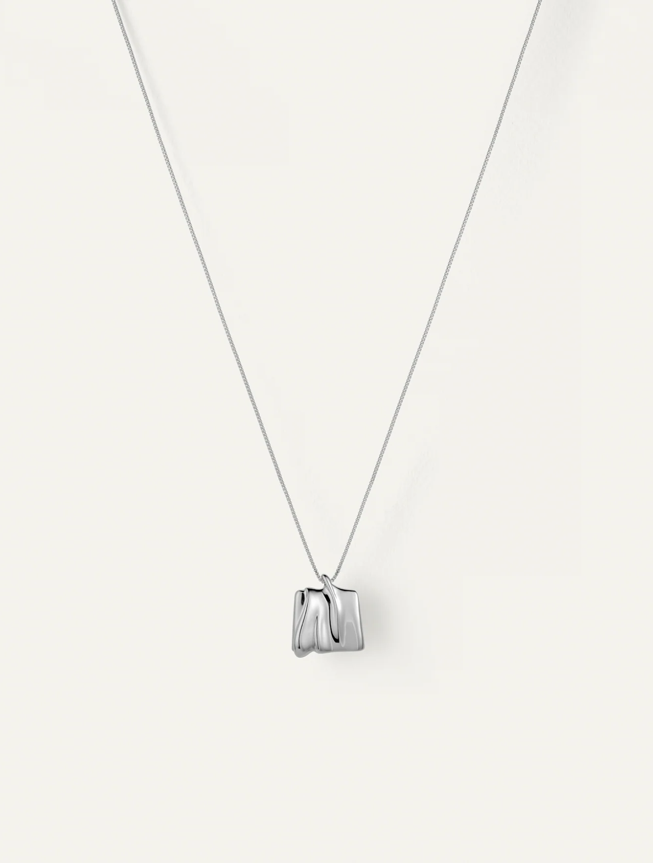 Sundra Pendant Necklace