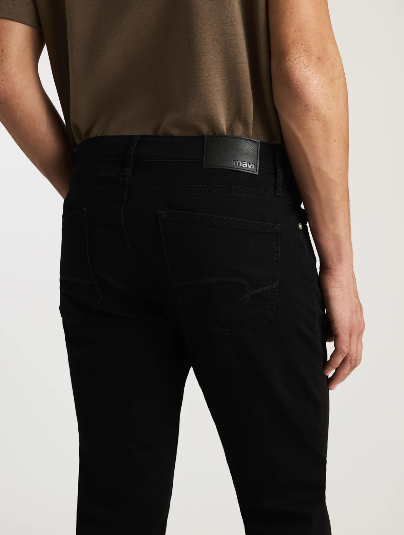 Marcus Slim Straight