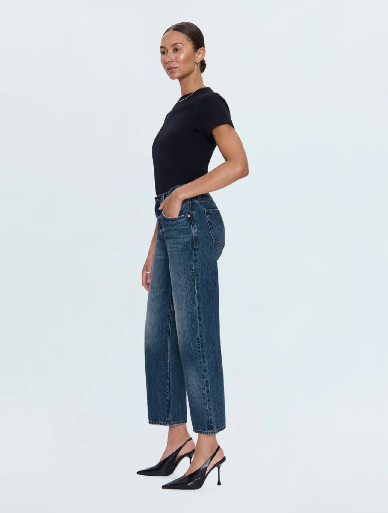 Lexi Mid Rise Bowed Straight