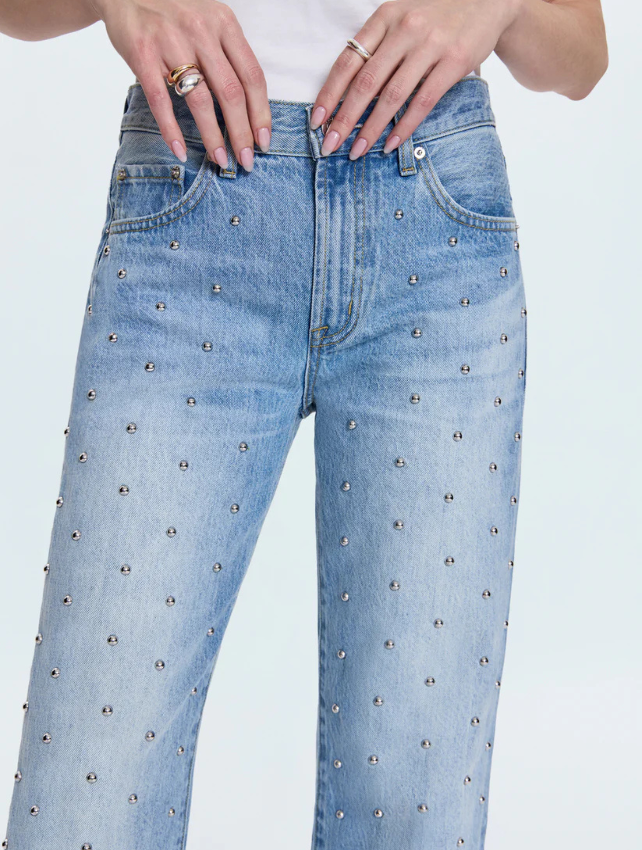 Lexi Mid Rise Bowed Straight