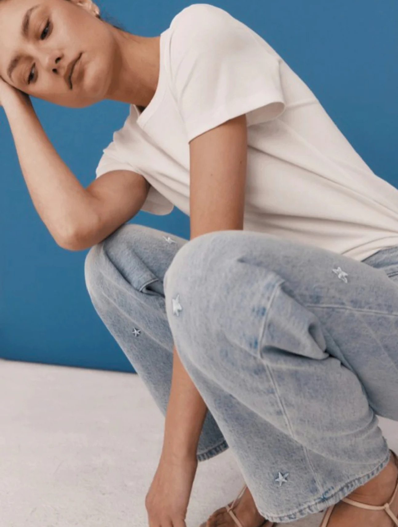 Lexi Mid Rise Bowed Straight