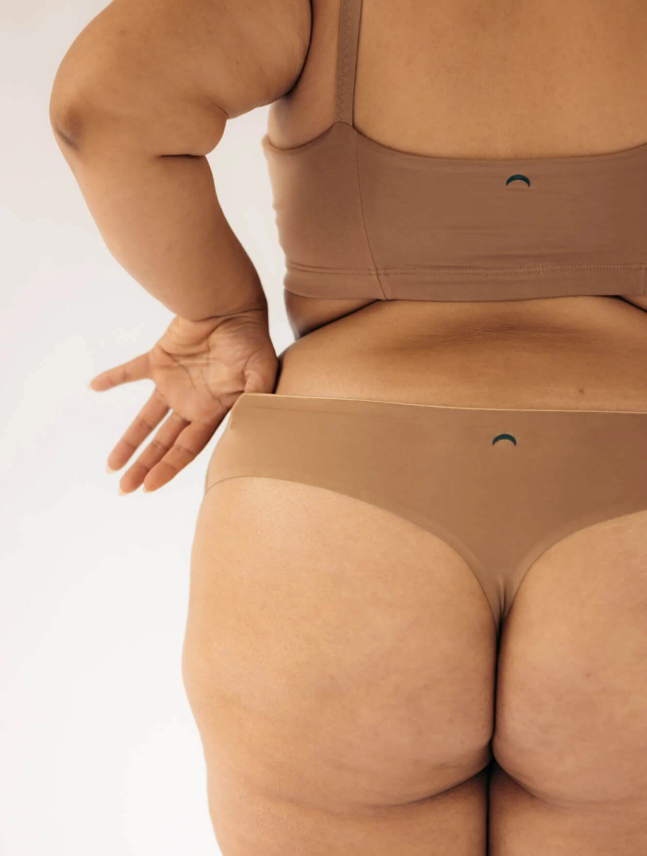 Seamless Low-Mid Rise Thong