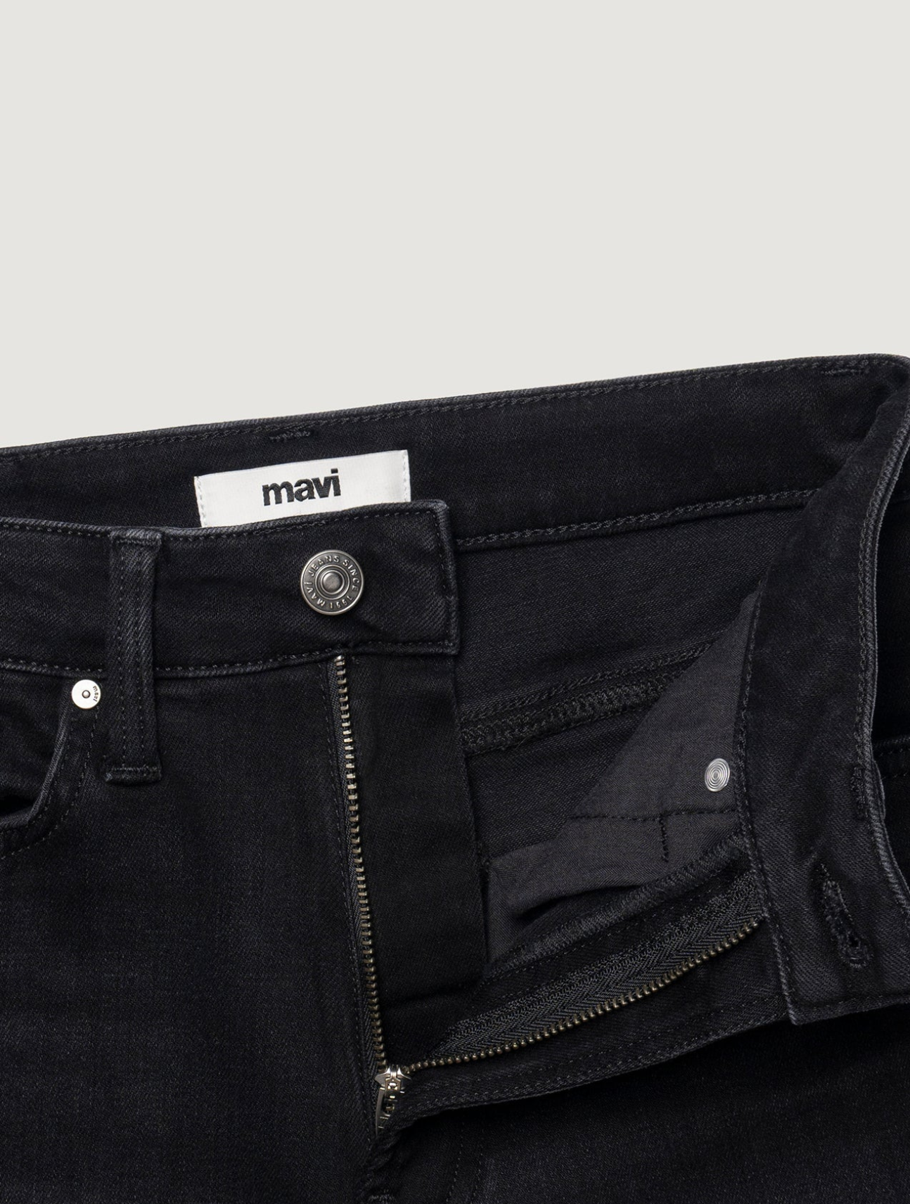 Kendra Straight Leg Jeans