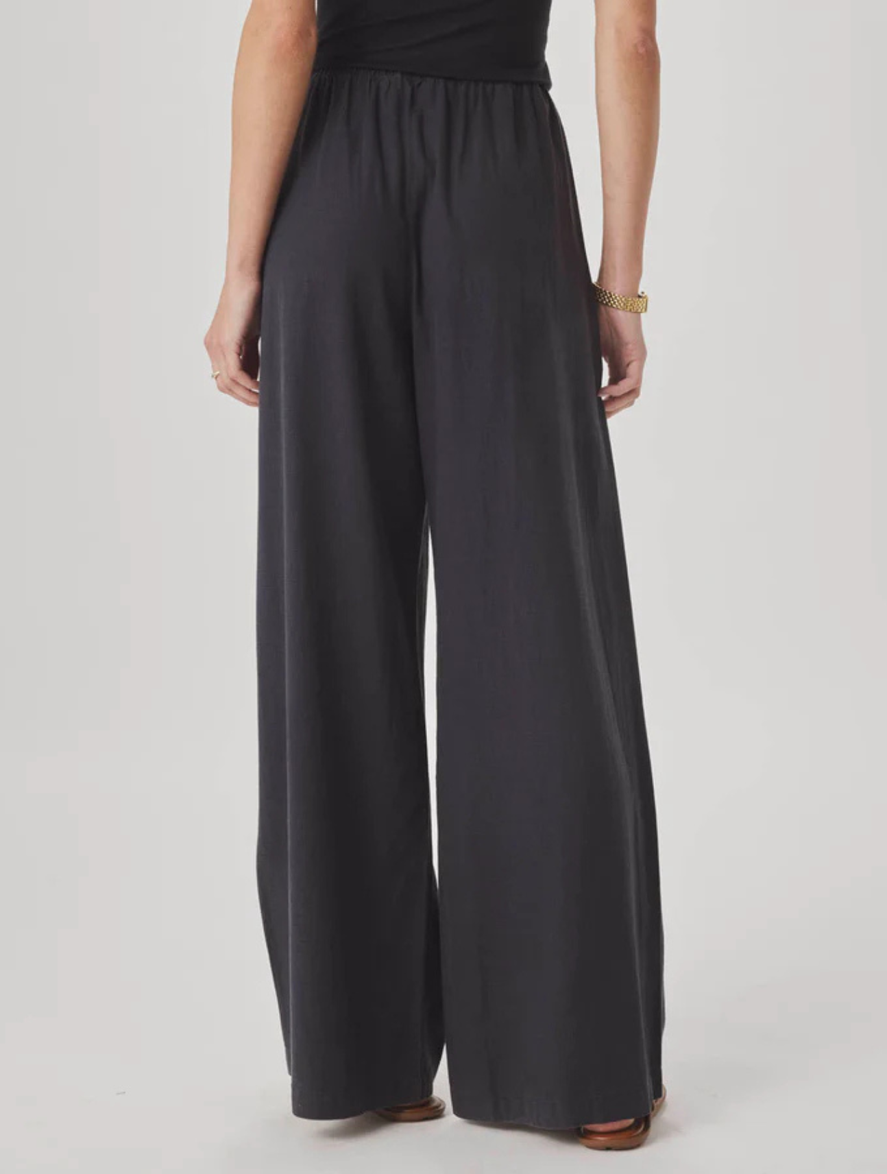 Valerie Pant