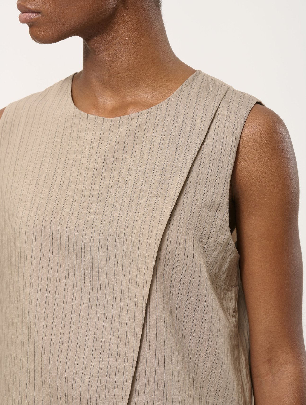 Lariel Asymmetric Tank