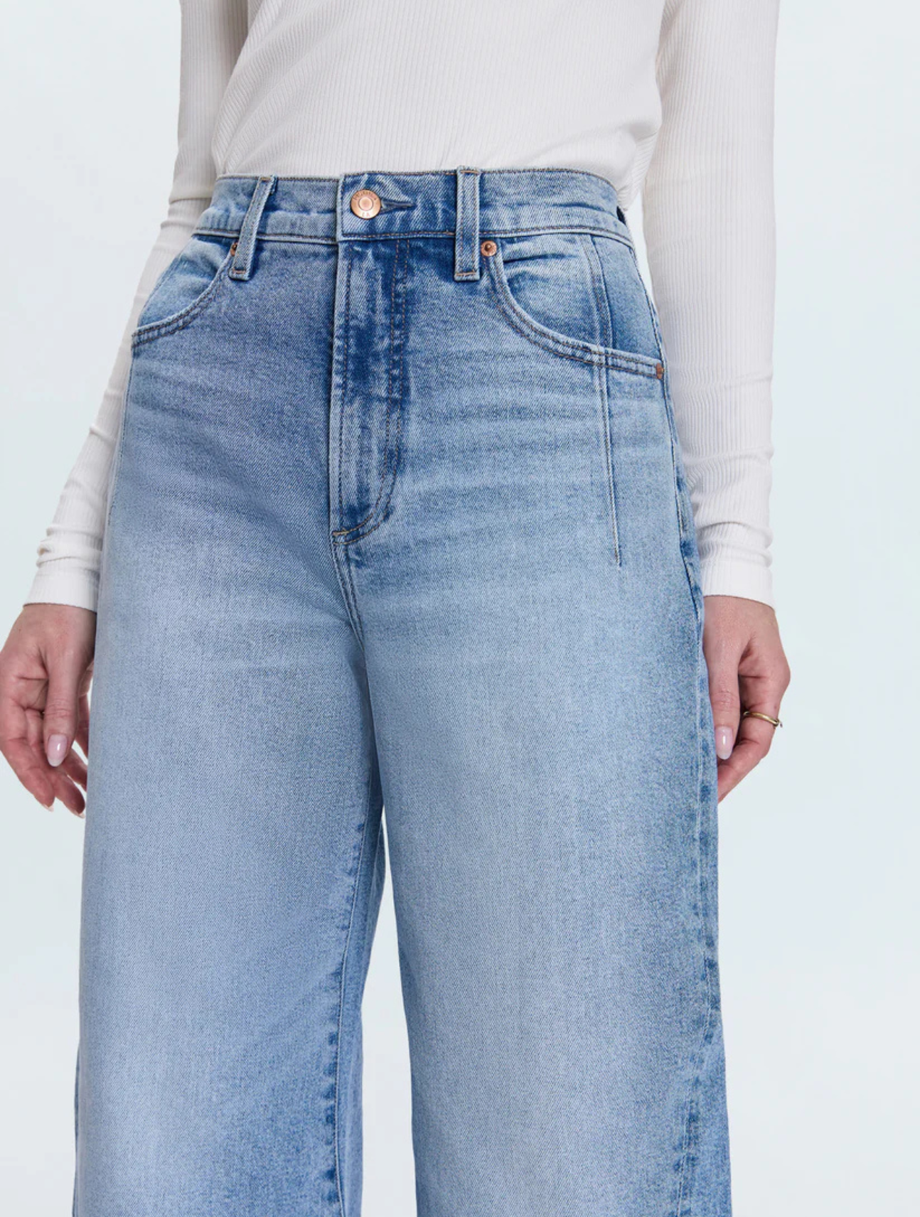 Kyra High Rise Bowed Ankle