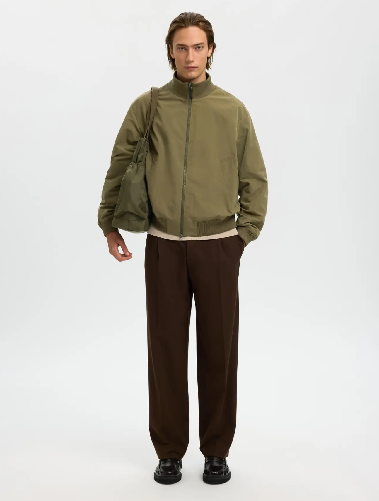Dylan Relaxed Bomber