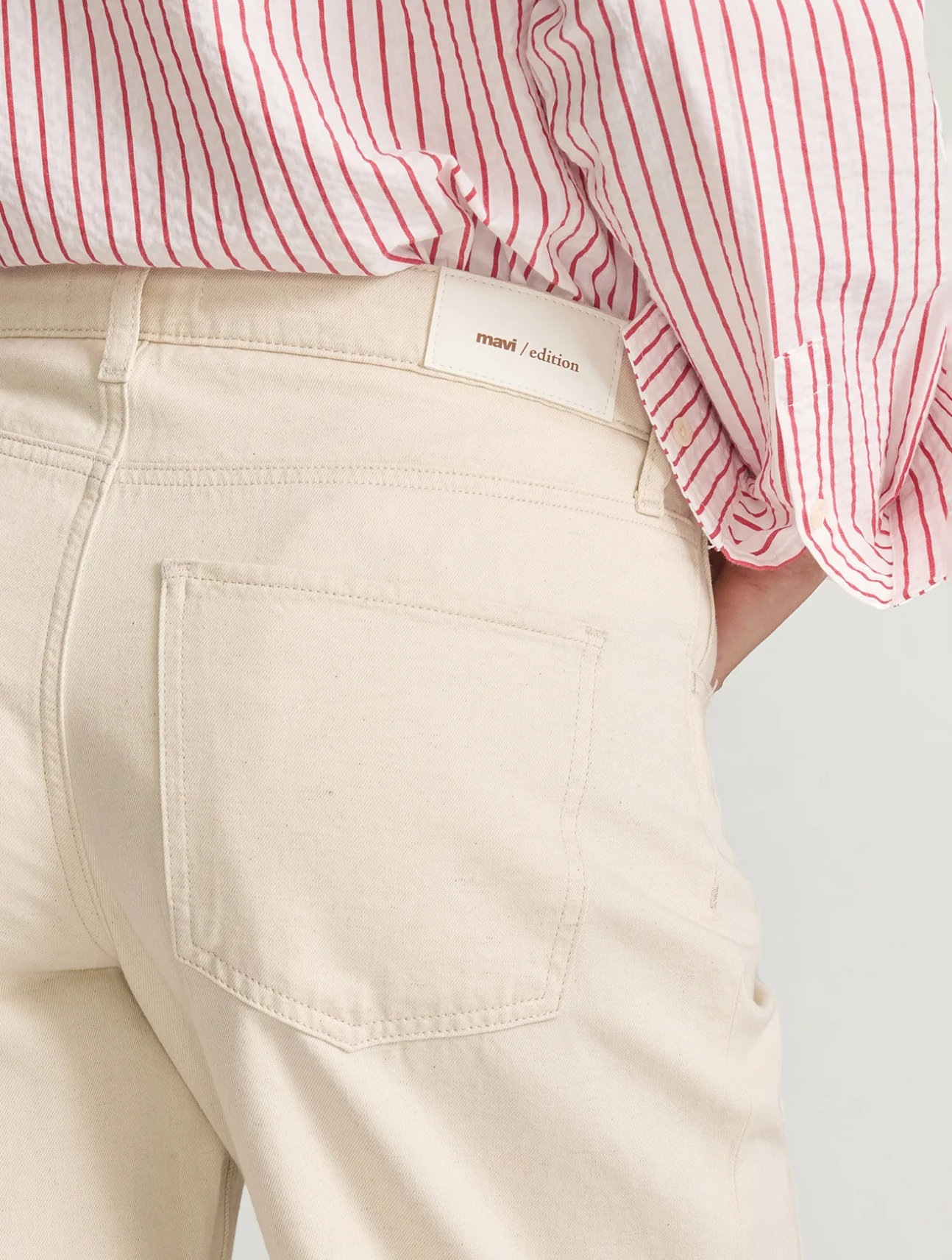 Leila Barrel Jeans