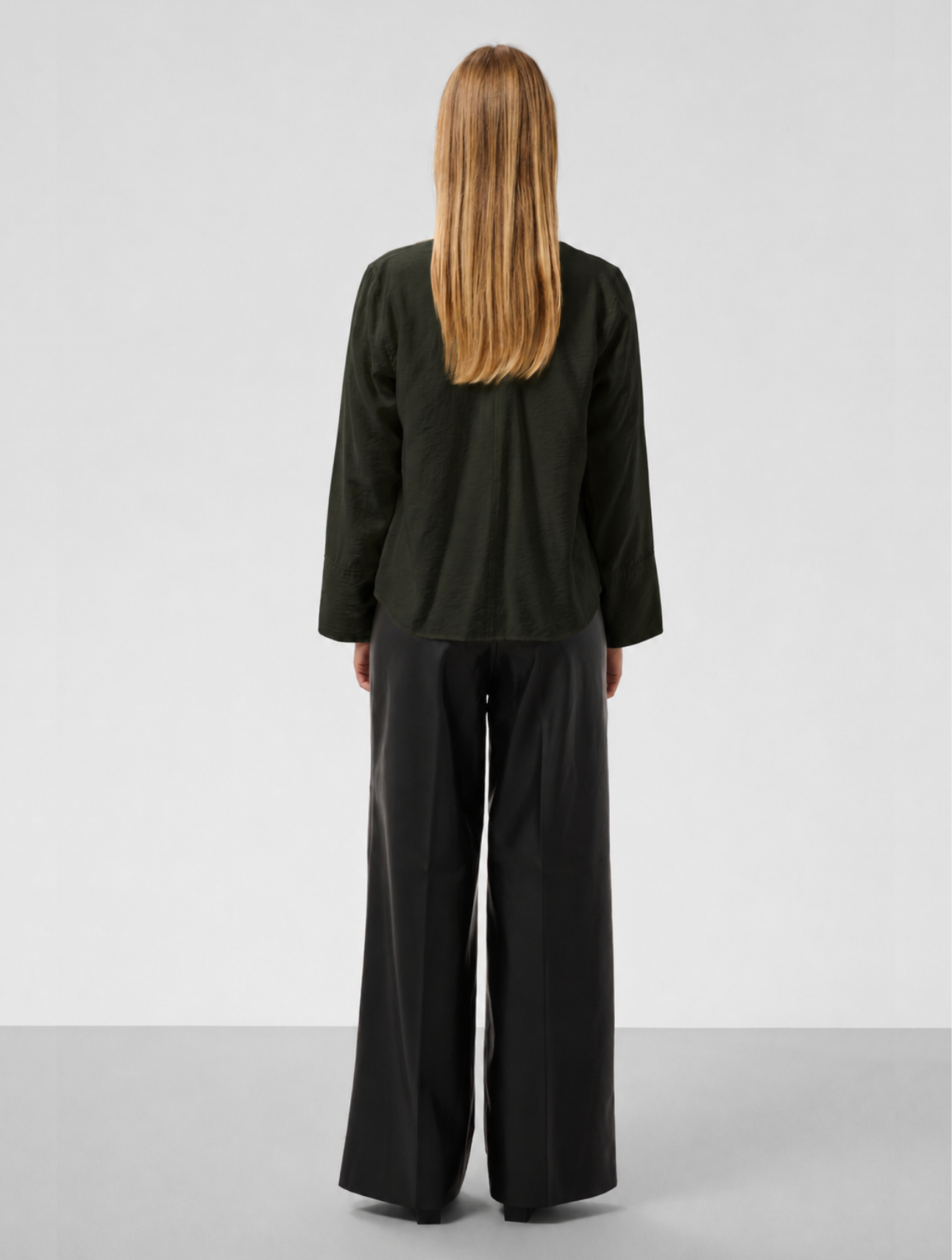 Leodora V-Neck Blouse