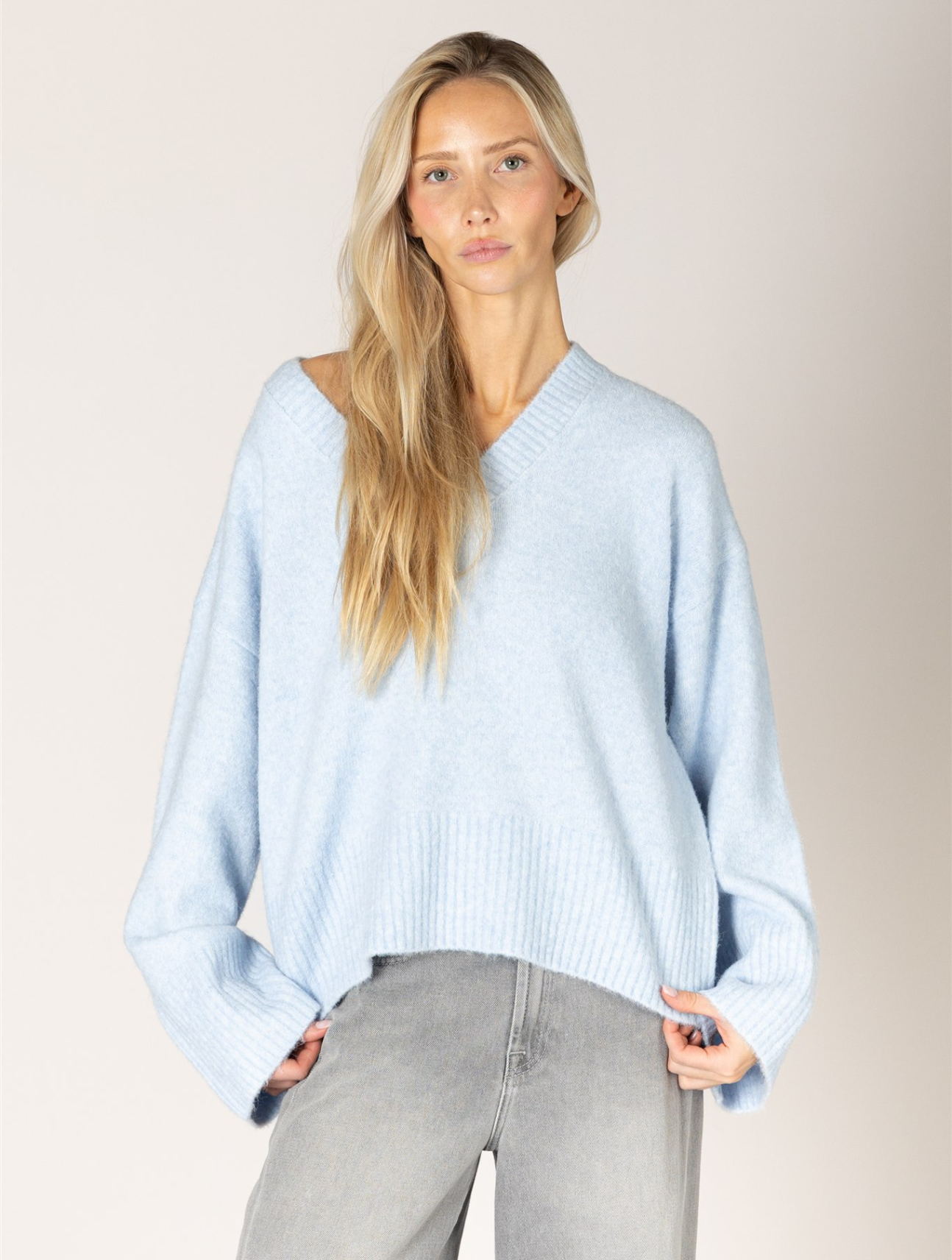 Etta Must Have V Sweater