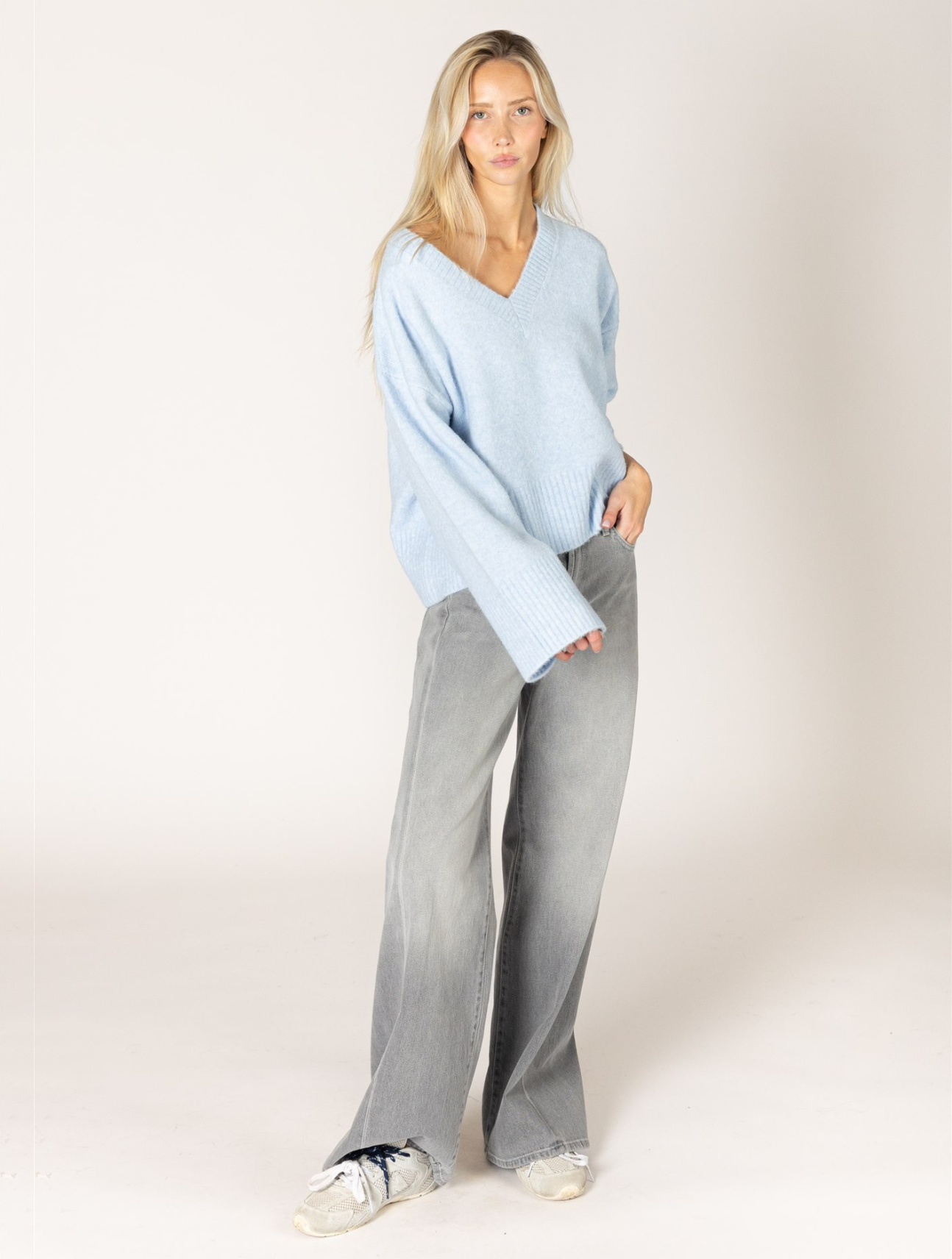 Etta Must Have V Sweater