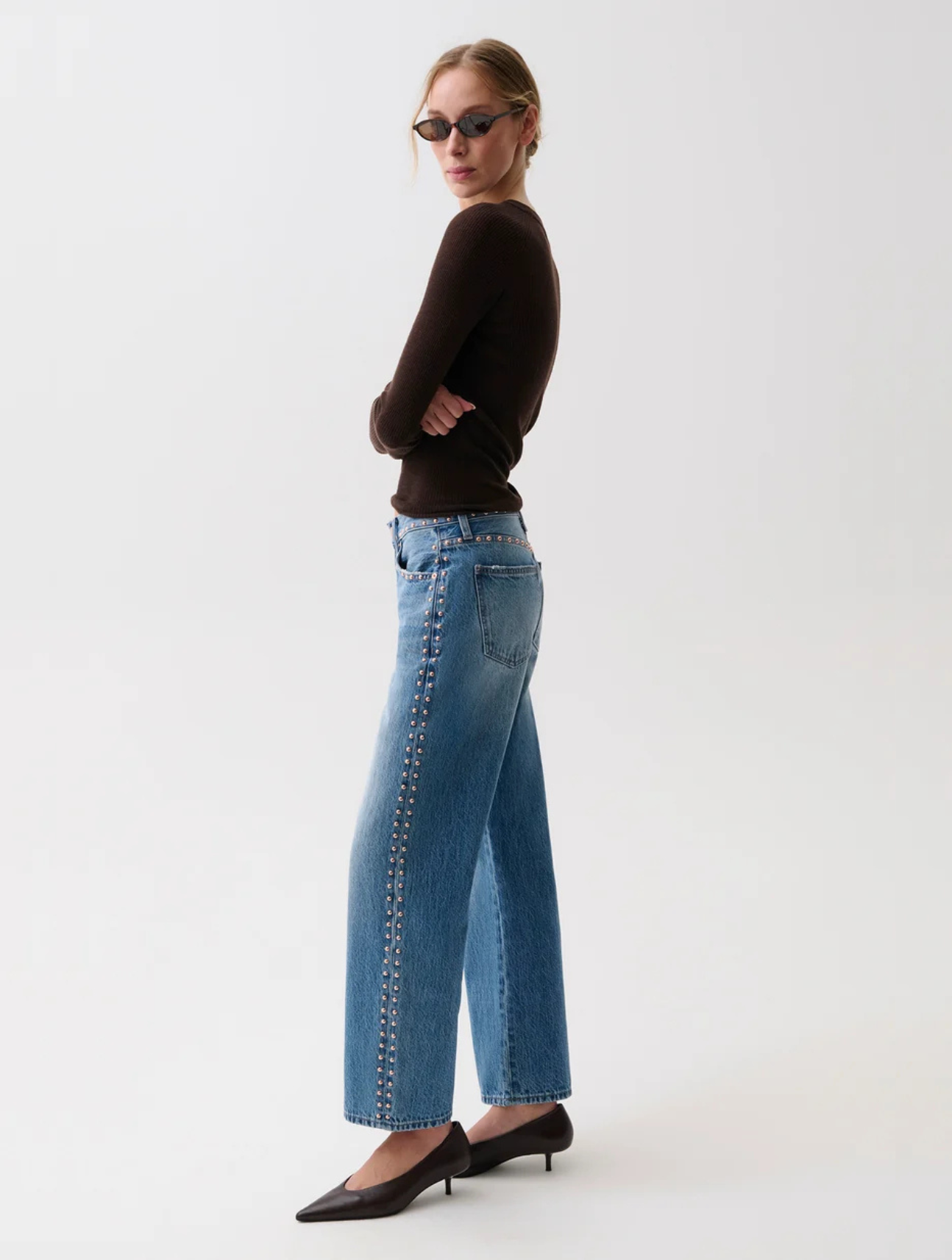 Lexi Mid Rise Bowed Straight