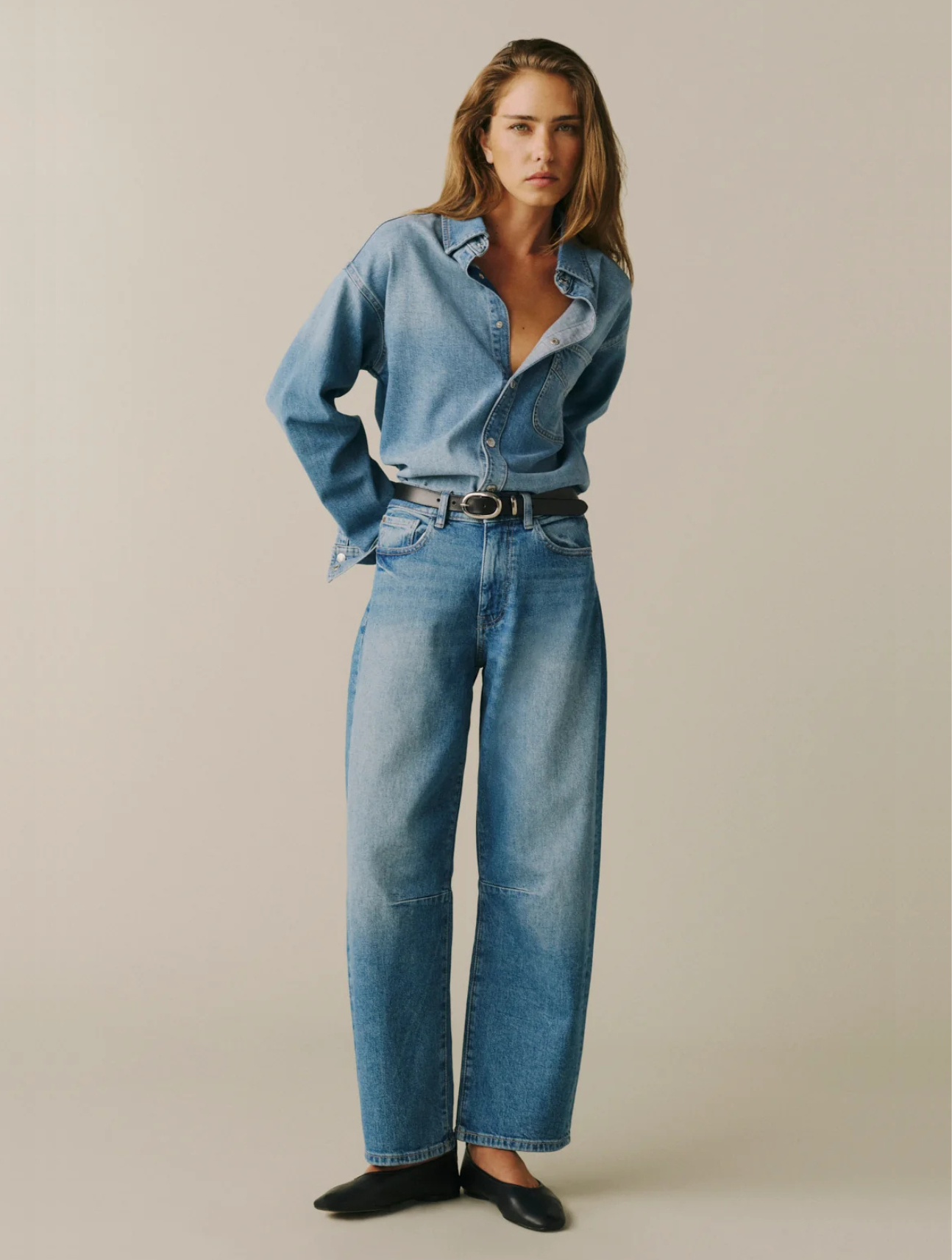 BNA Soft Curve Barrel Jeans
