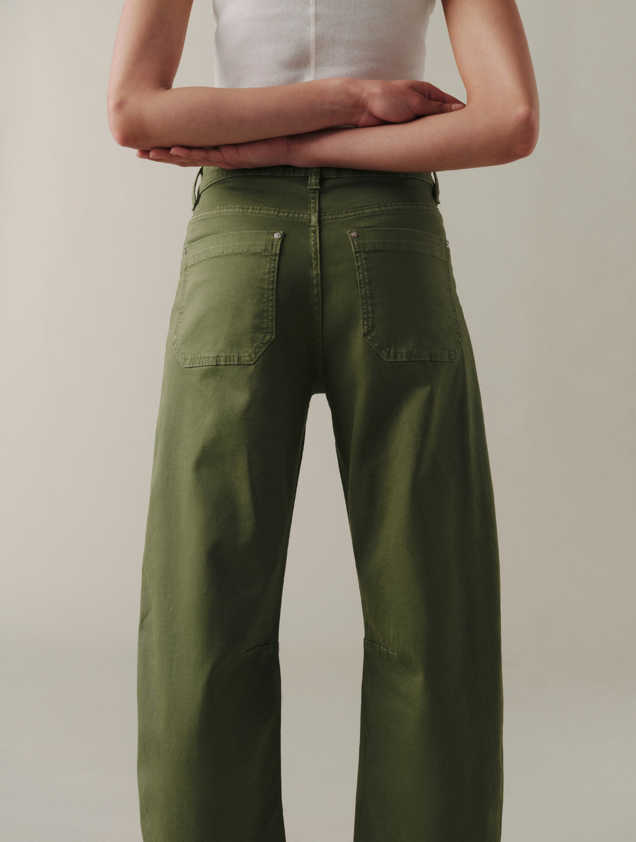 BNA Soft Curve Barrel Jeans