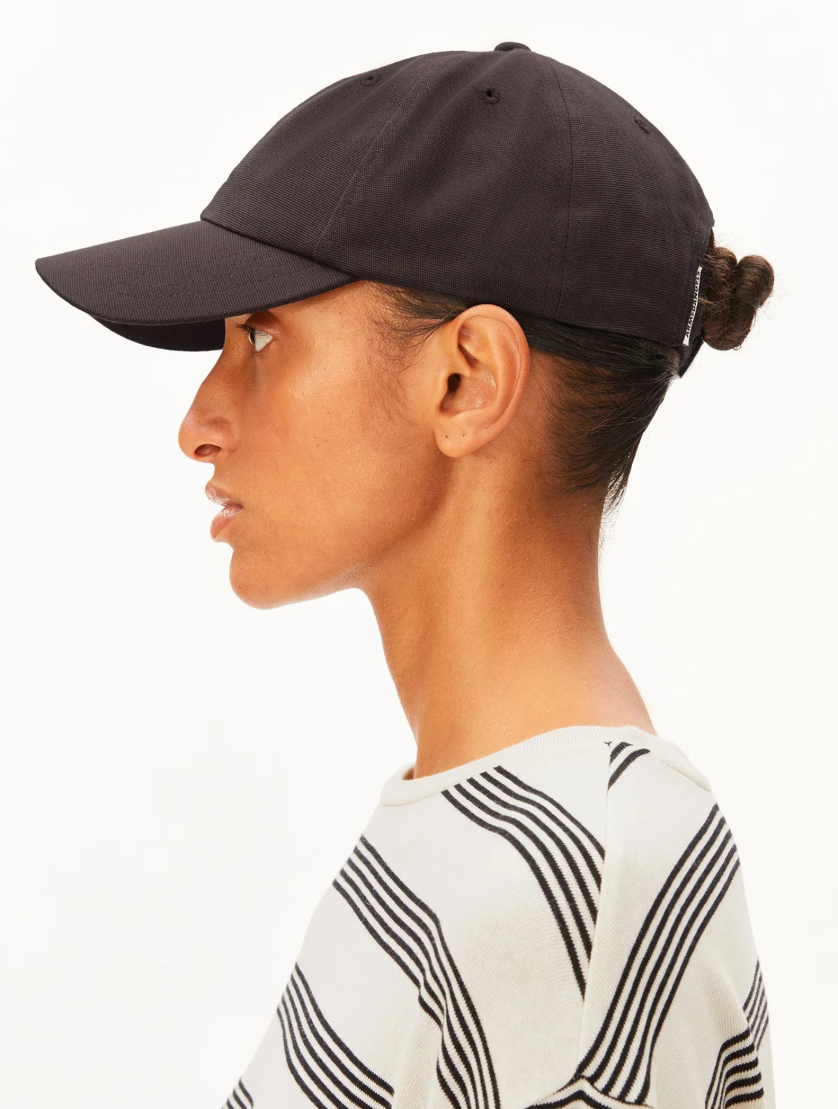 Yenaas Bold Cap